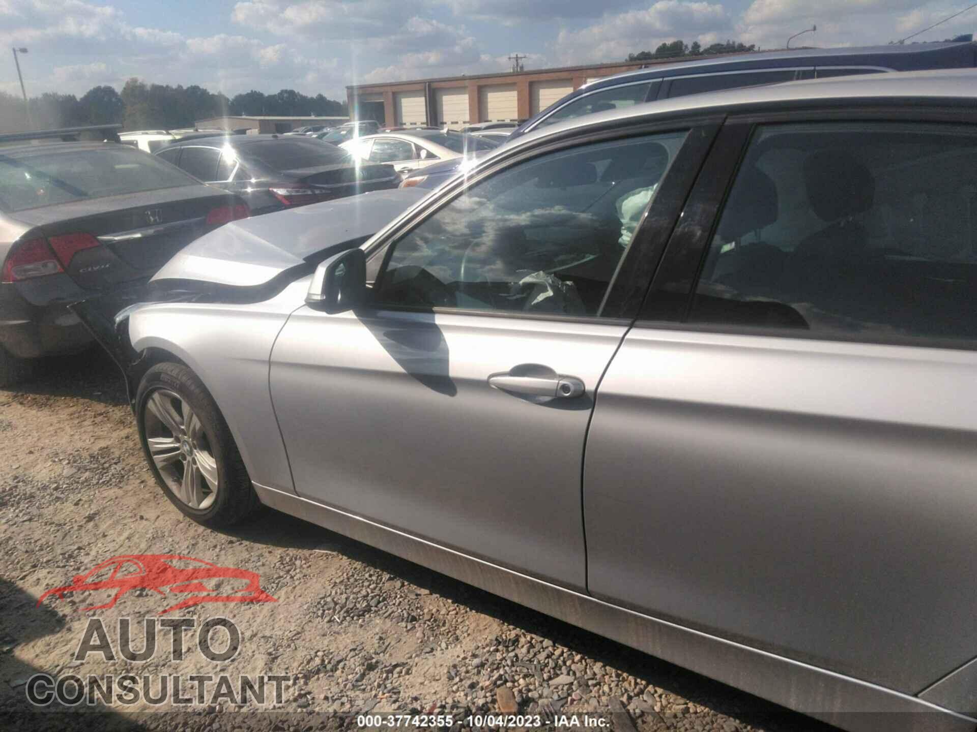 BMW 328I 2016 - WBA8E3G50GNU00111