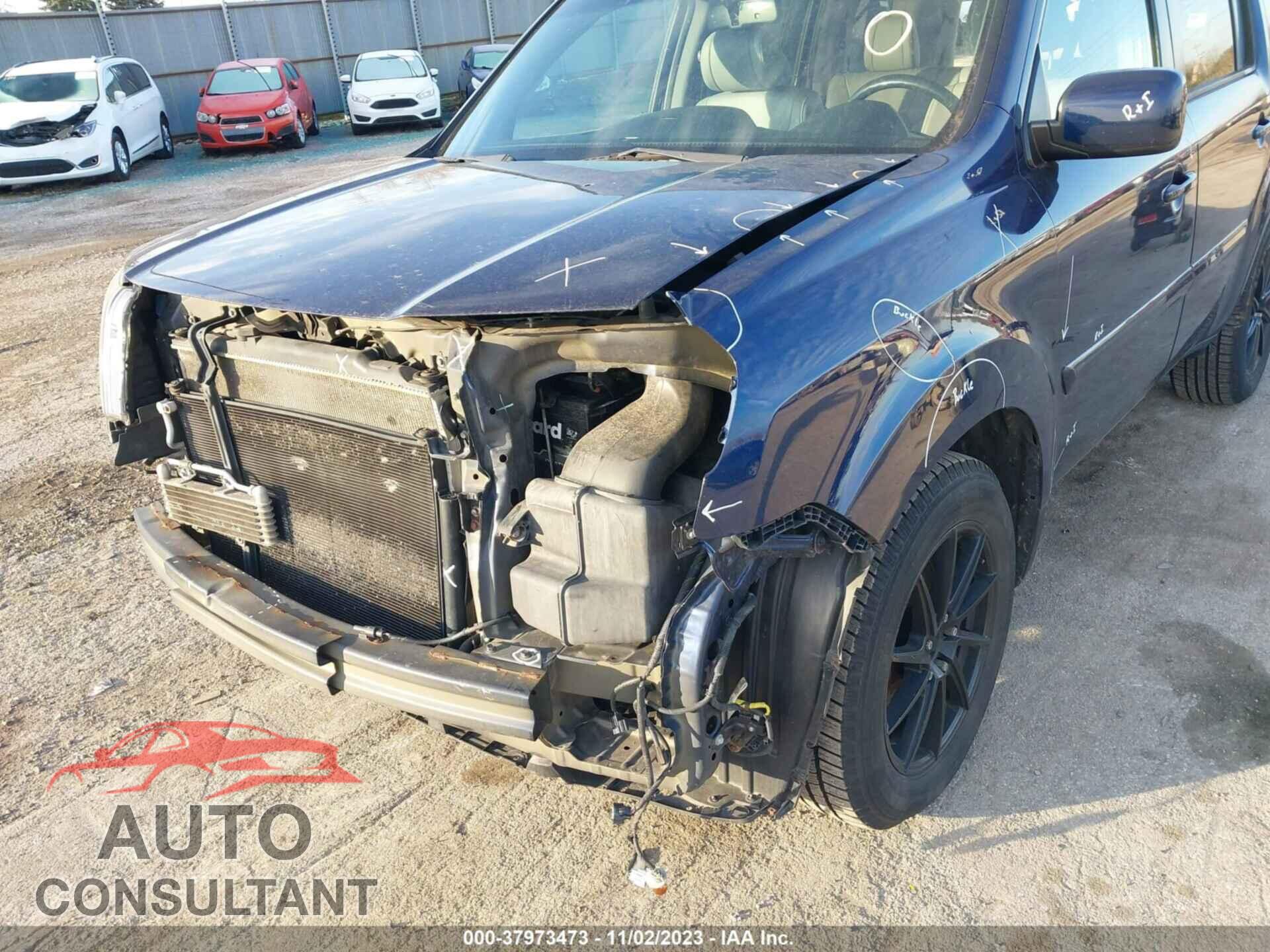HONDA PILOT 2015 - 5FNYF4H56FB001561