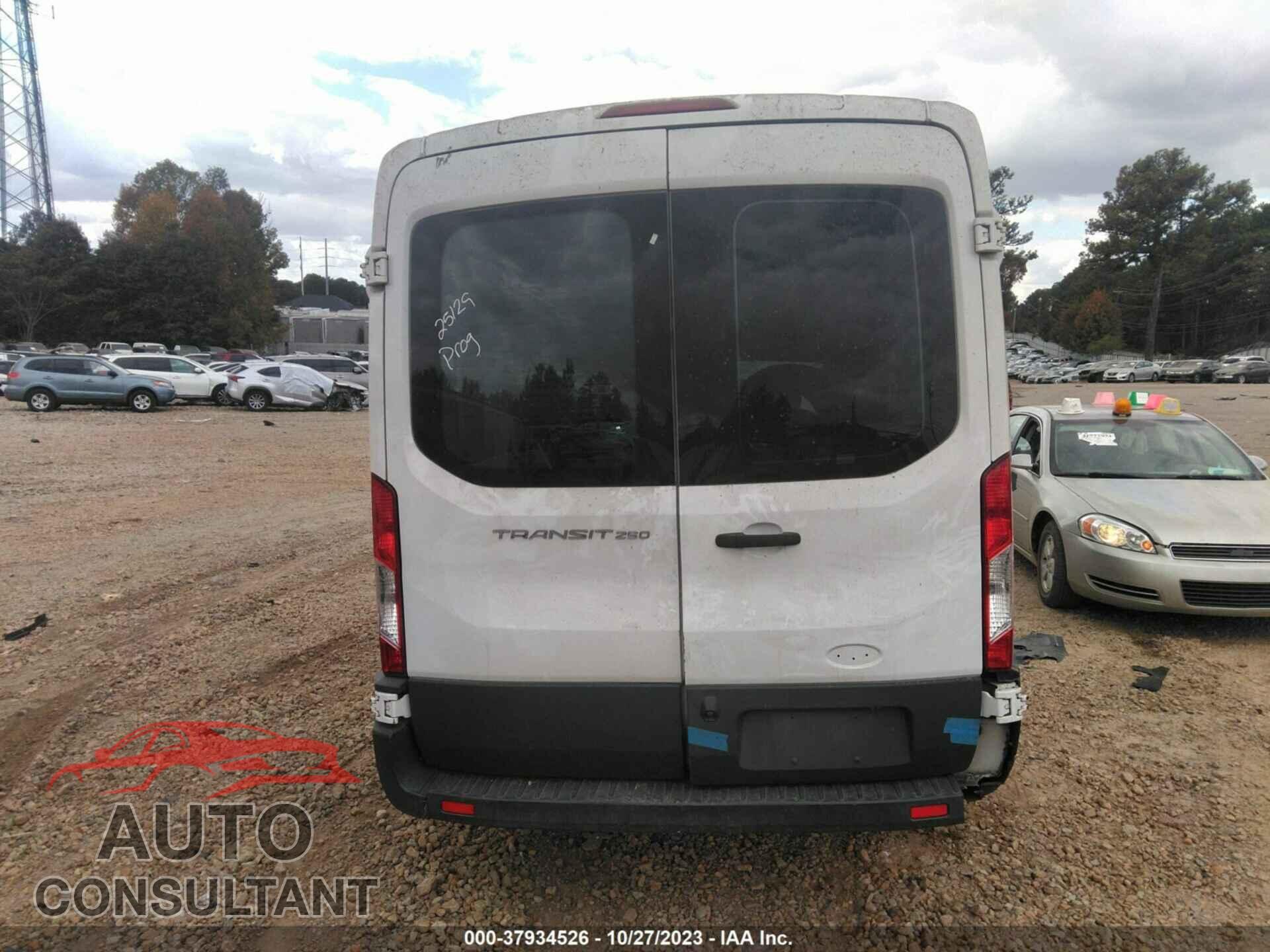 FORD TRANSIT 2017 - 1FTYR1CM9HKB14494