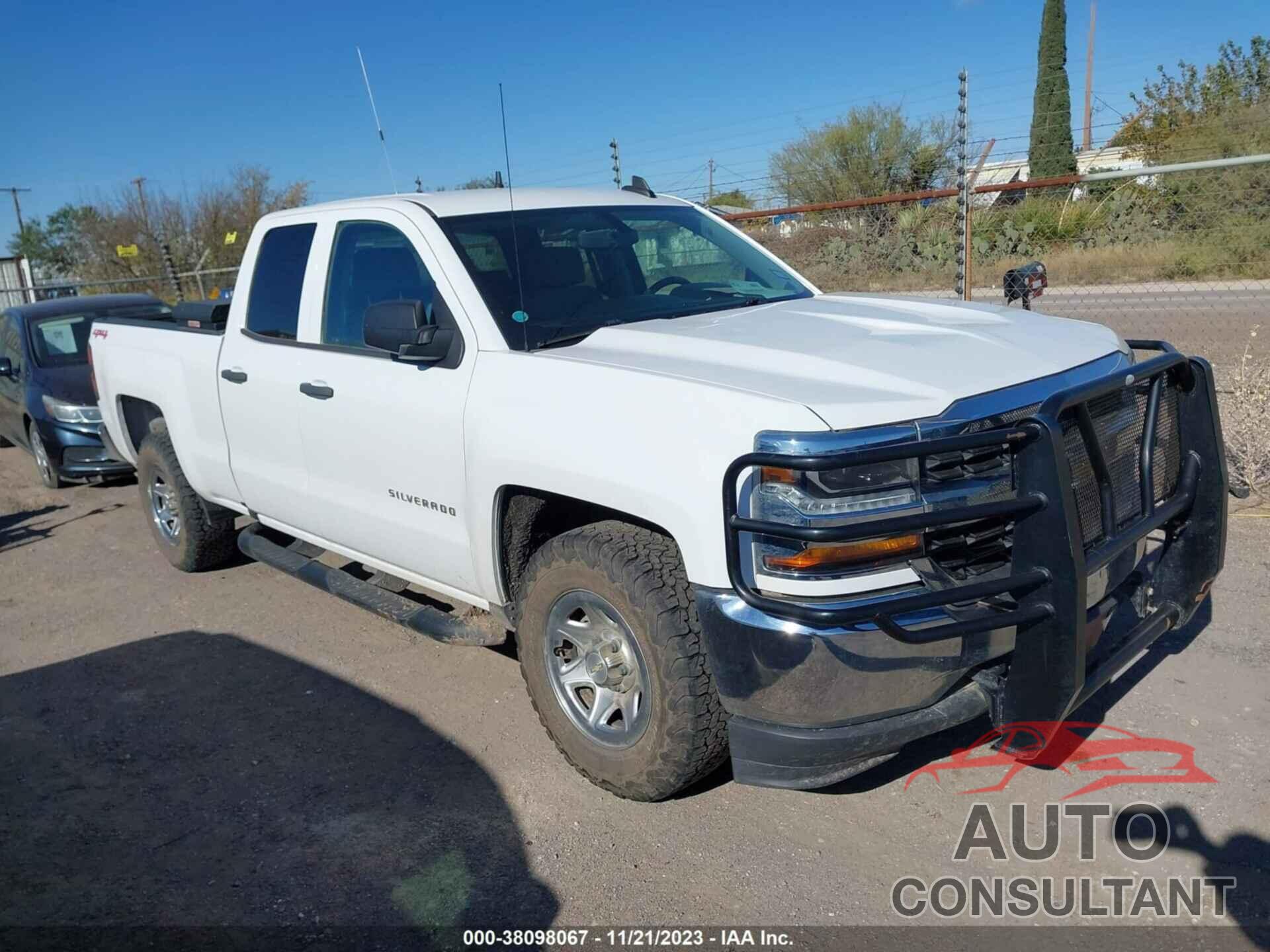 CHEVROLET SILVERADO 1500 2018 - 1GCVKNEC4JZ199115