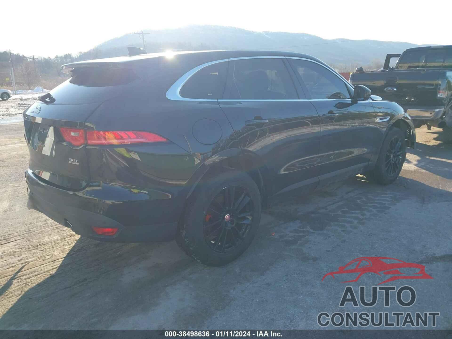 JAGUAR F-PACE 2019 - SADCK2GX1KA390162