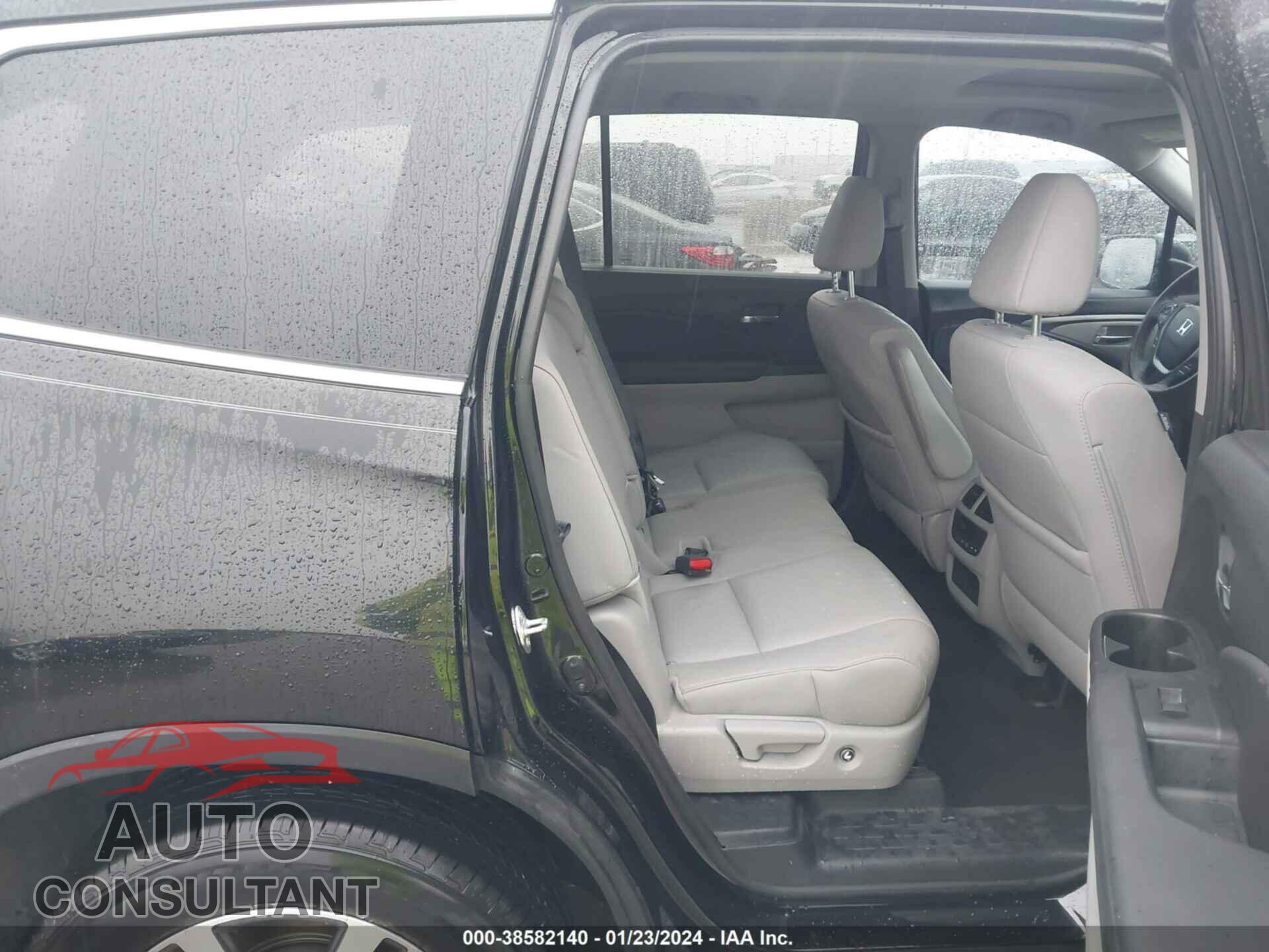 HONDA PILOT 2017 - 5FNYF5H52HB046876