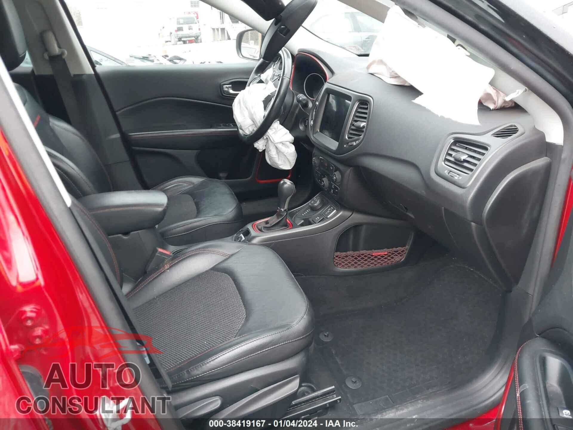 JEEP COMPASS 2019 - 3C4NJDDB7KT752841