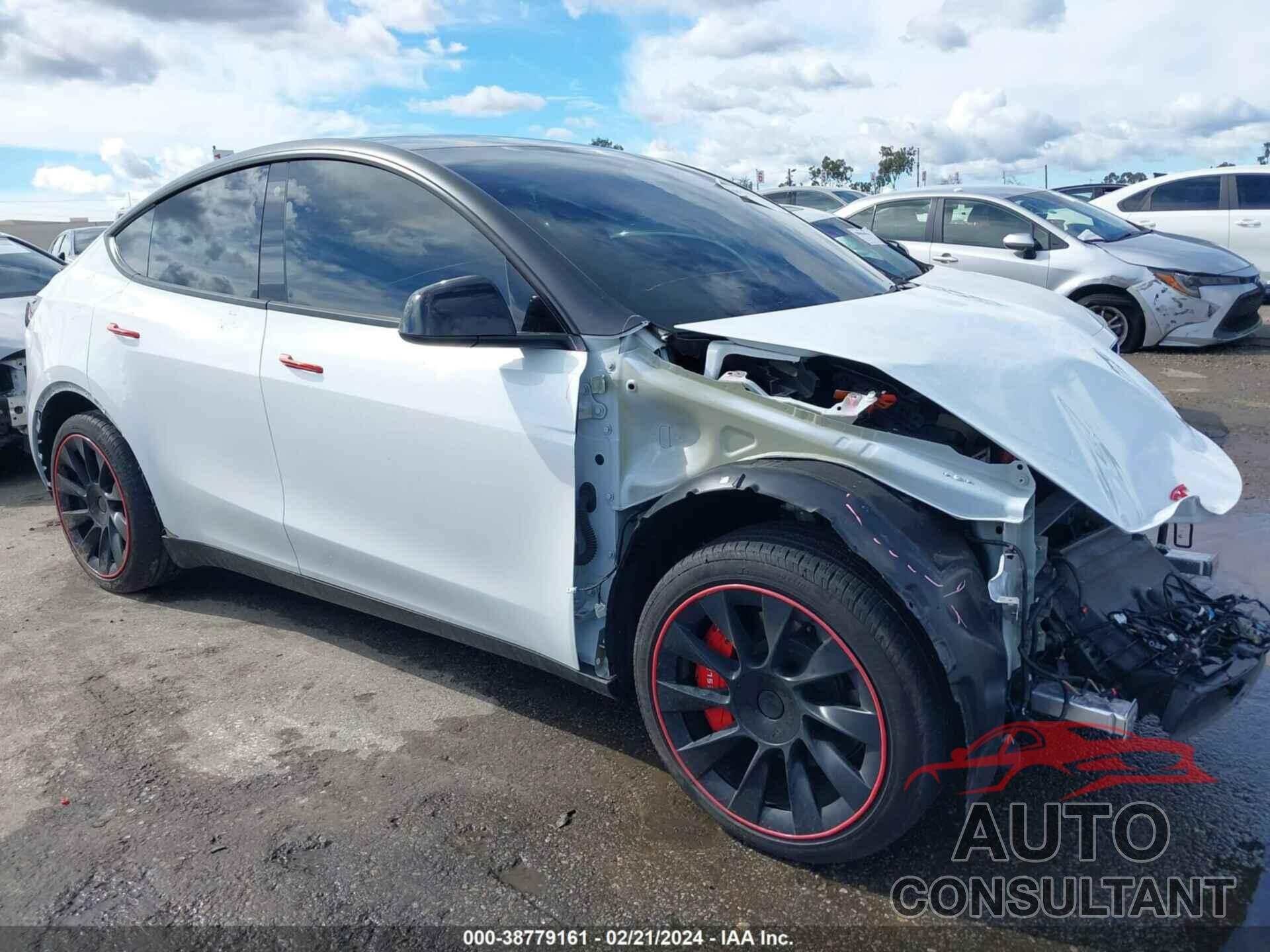 TESLA MODEL Y 2023 - 7SAYGDEEXPA105666