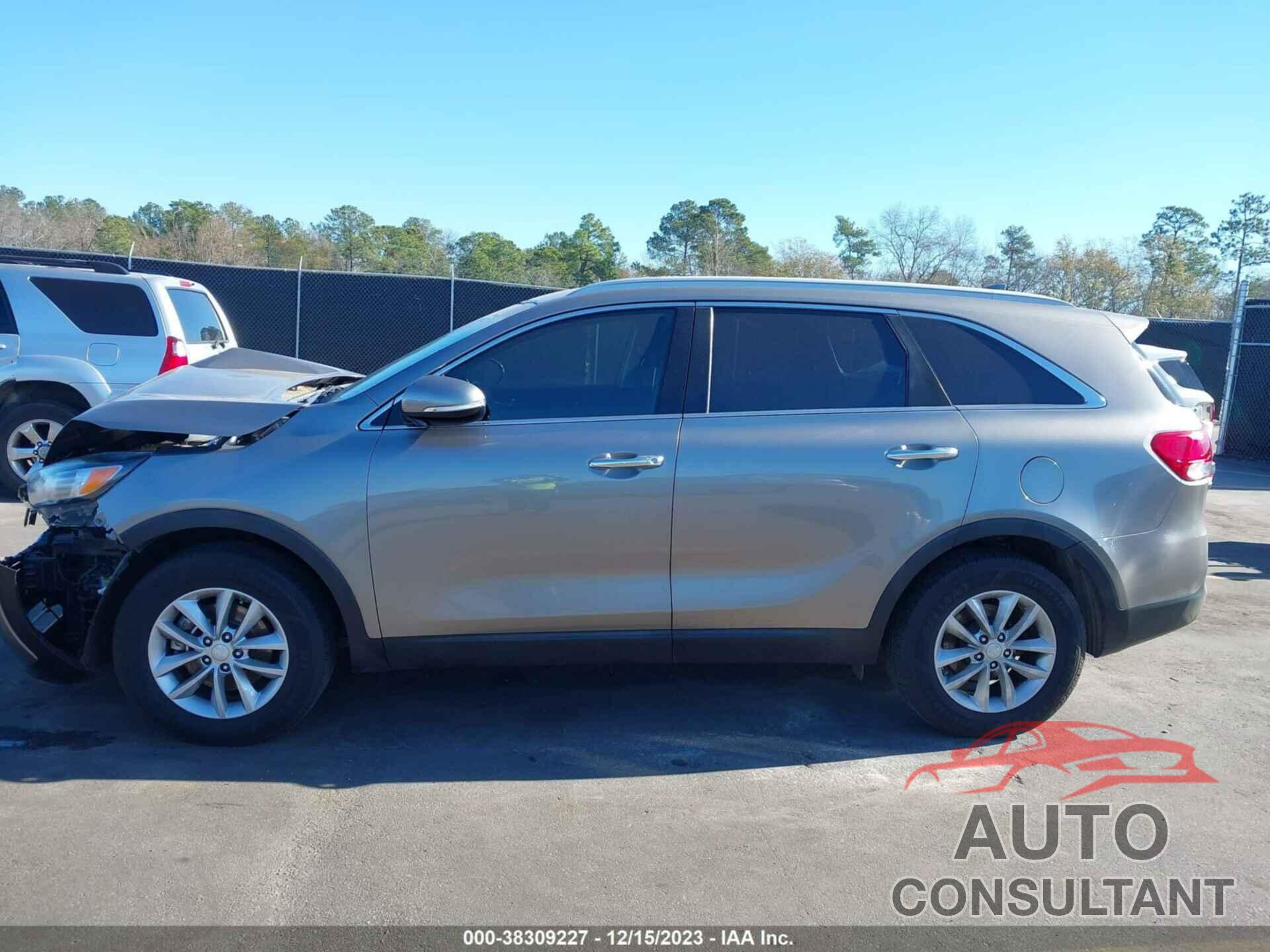 KIA SORENTO 2018 - 5XYPG4A35JG388476