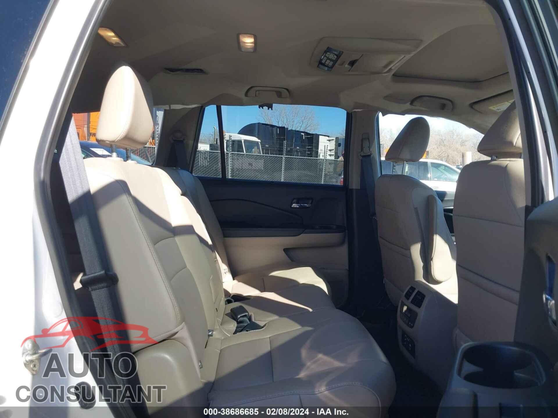 HONDA PILOT 2017 - 5FNYF6H95HB001987