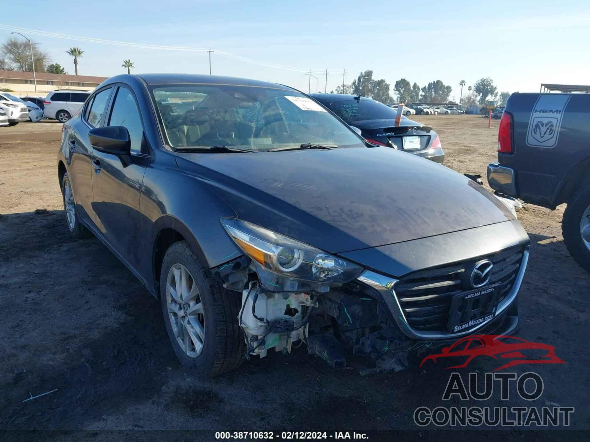 MAZDA MAZDA3 2018 - 3MZBN1U79JM240456