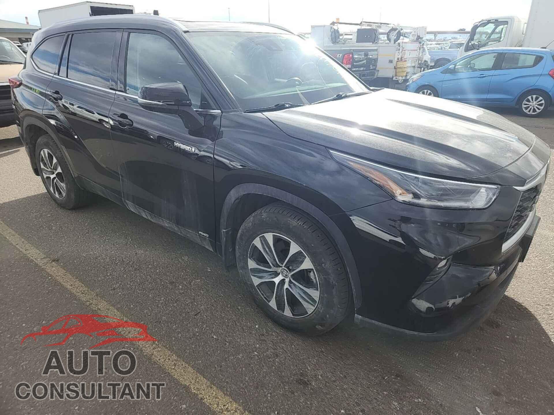 TOYOTA HIGHLANDER 2021 - 5TDHBRCH2MS067530