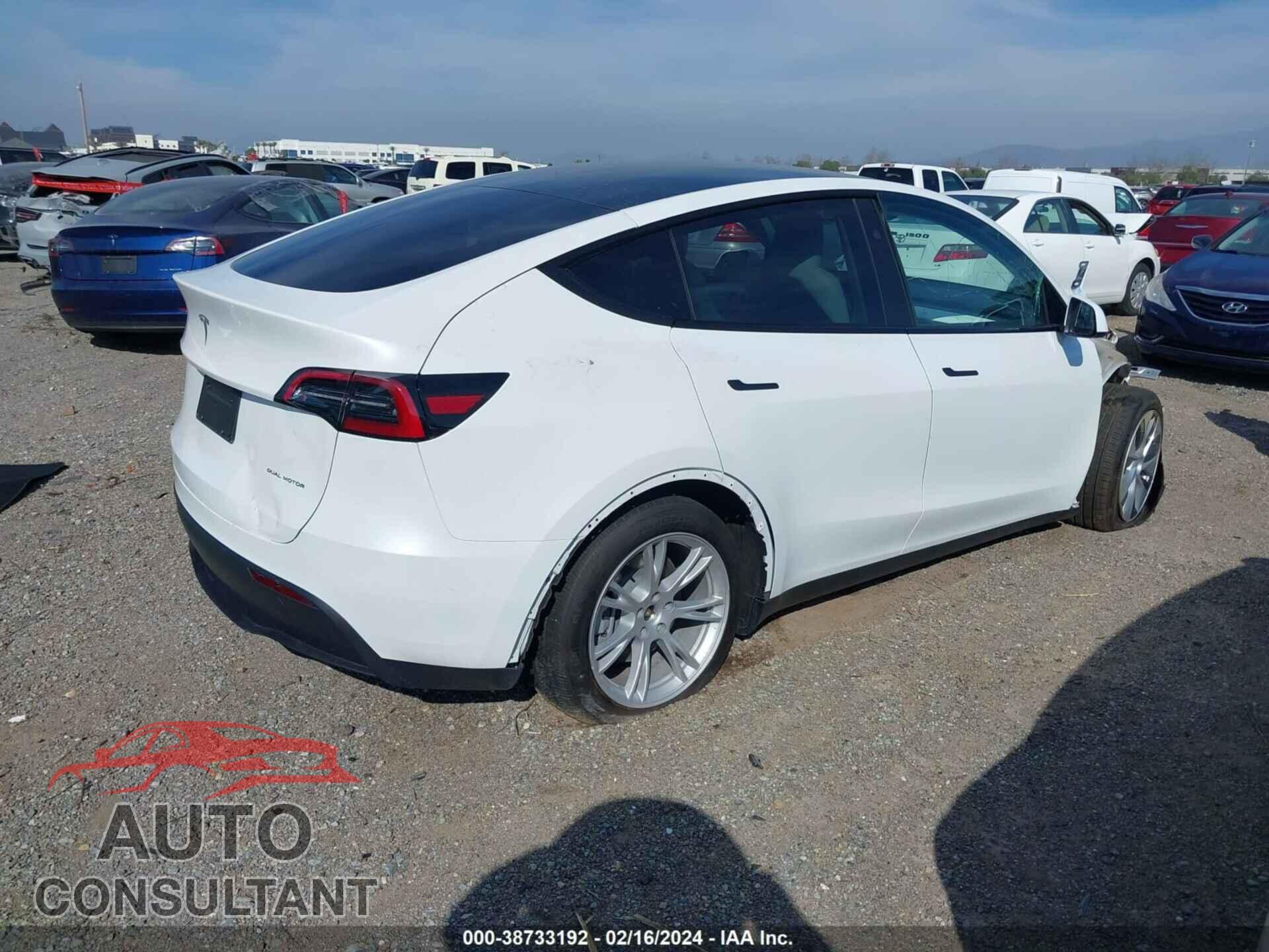 TESLA MODEL Y 2023 - 7SAYGDEE4PF853414
