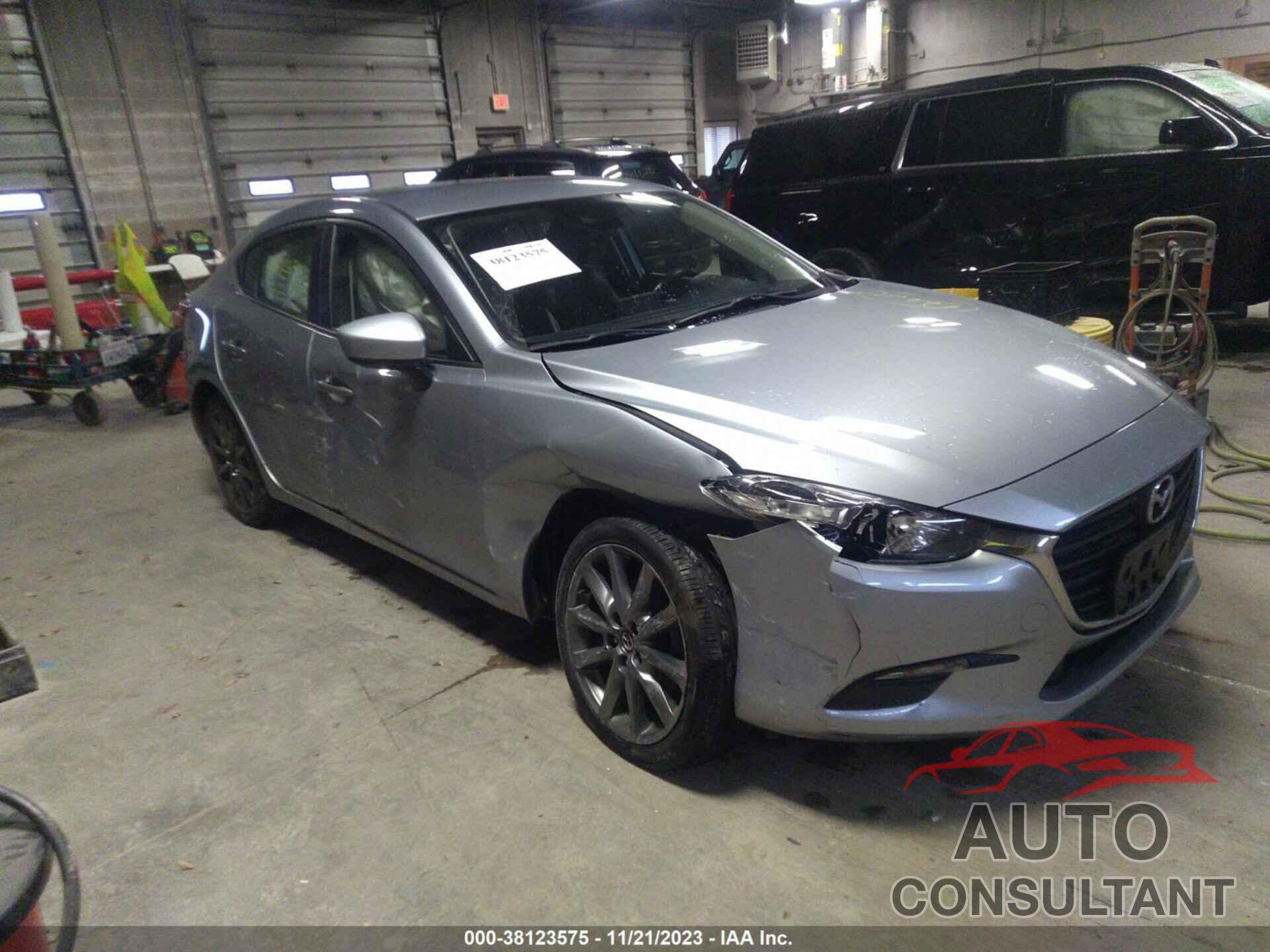 MAZDA MAZDA3 2018 - 3MZBN1V30JM204571