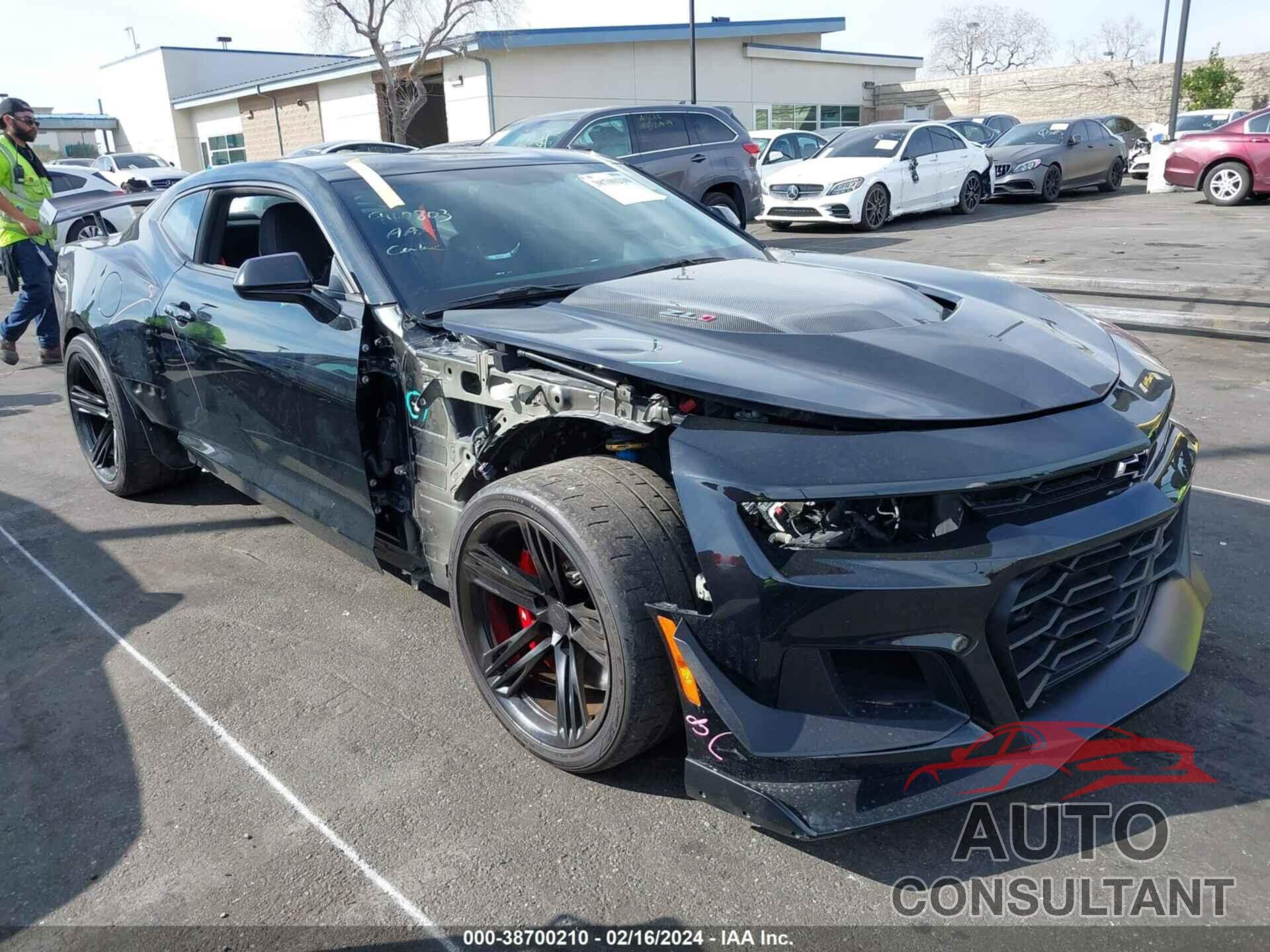 CHEVROLET CAMARO 2018 - 1G1FJ1R61J0143912