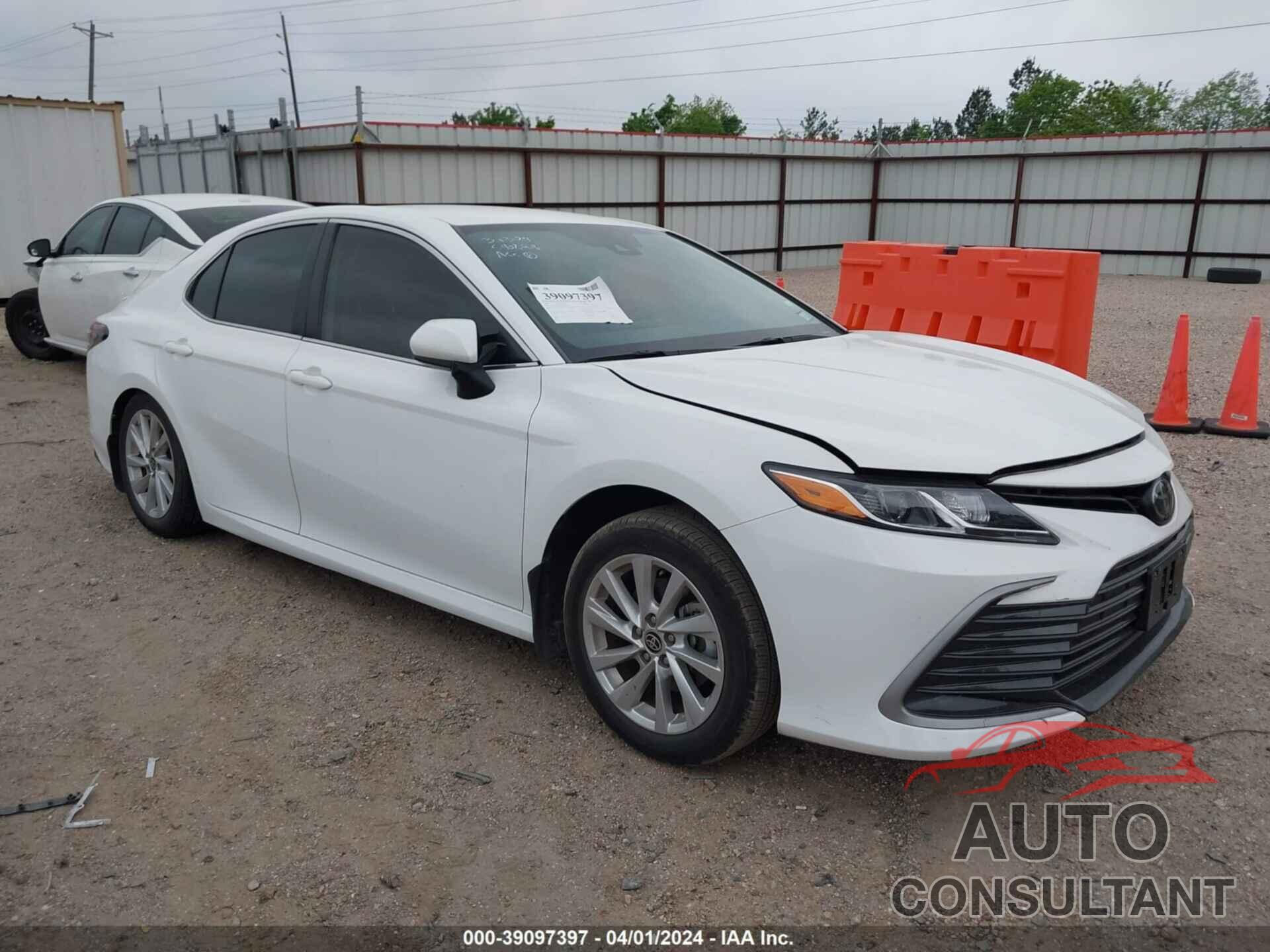 TOYOTA CAMRY 2023 - 4T1C11AK8PU131126