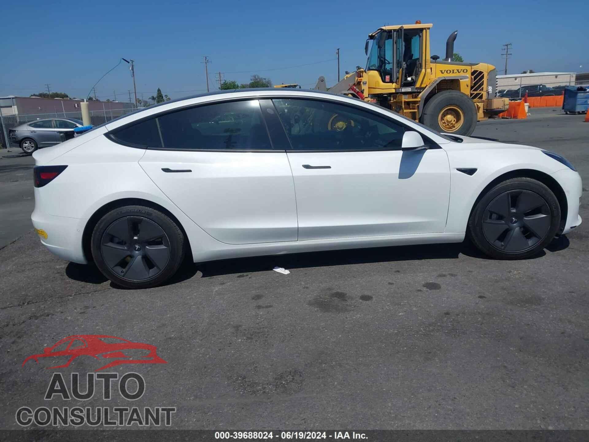 TESLA MODEL 3 2021 - 5YJ3E1EA5MF071126