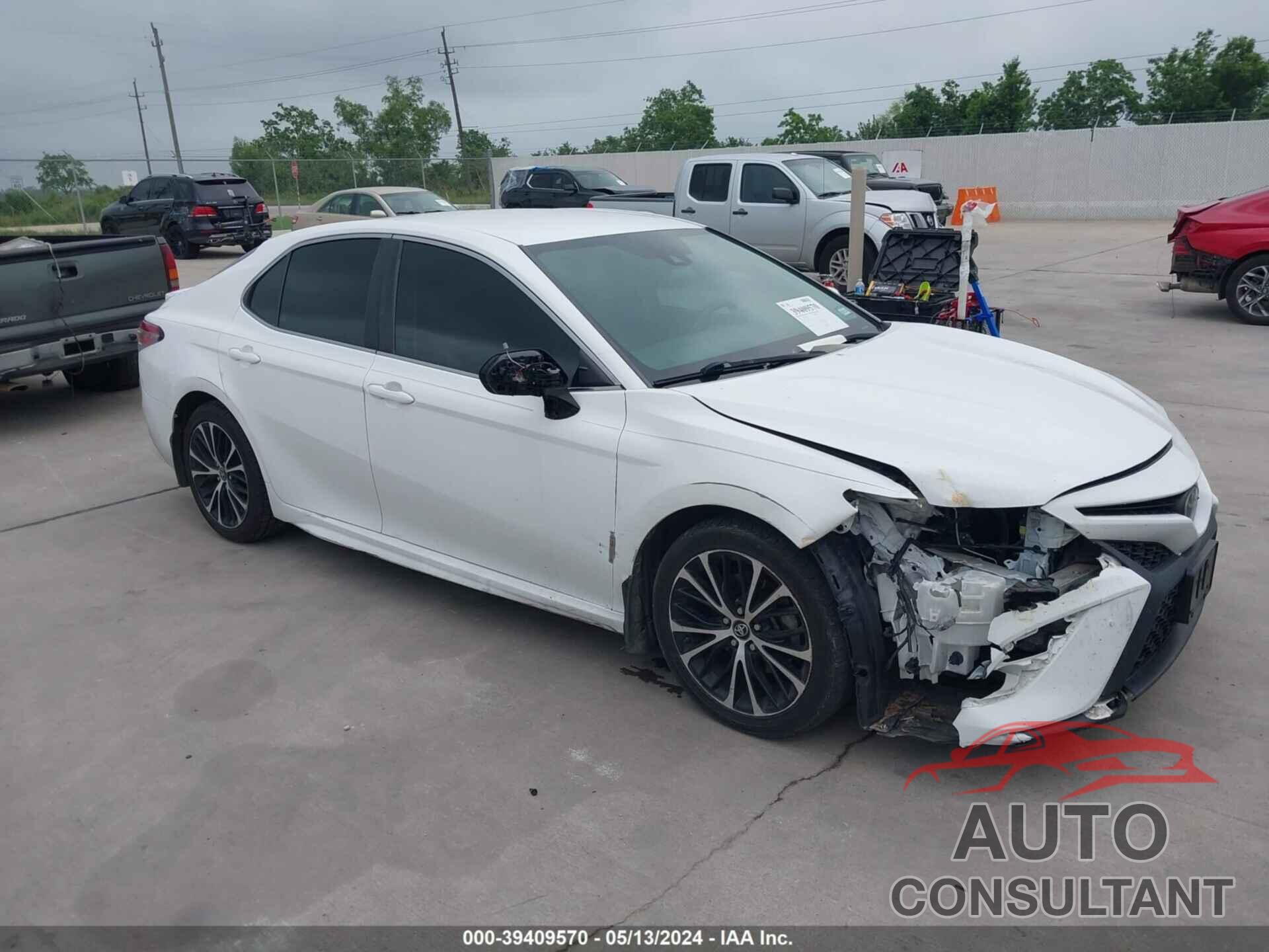 TOYOTA CAMRY 2018 - 4T1B11HK2JU662153