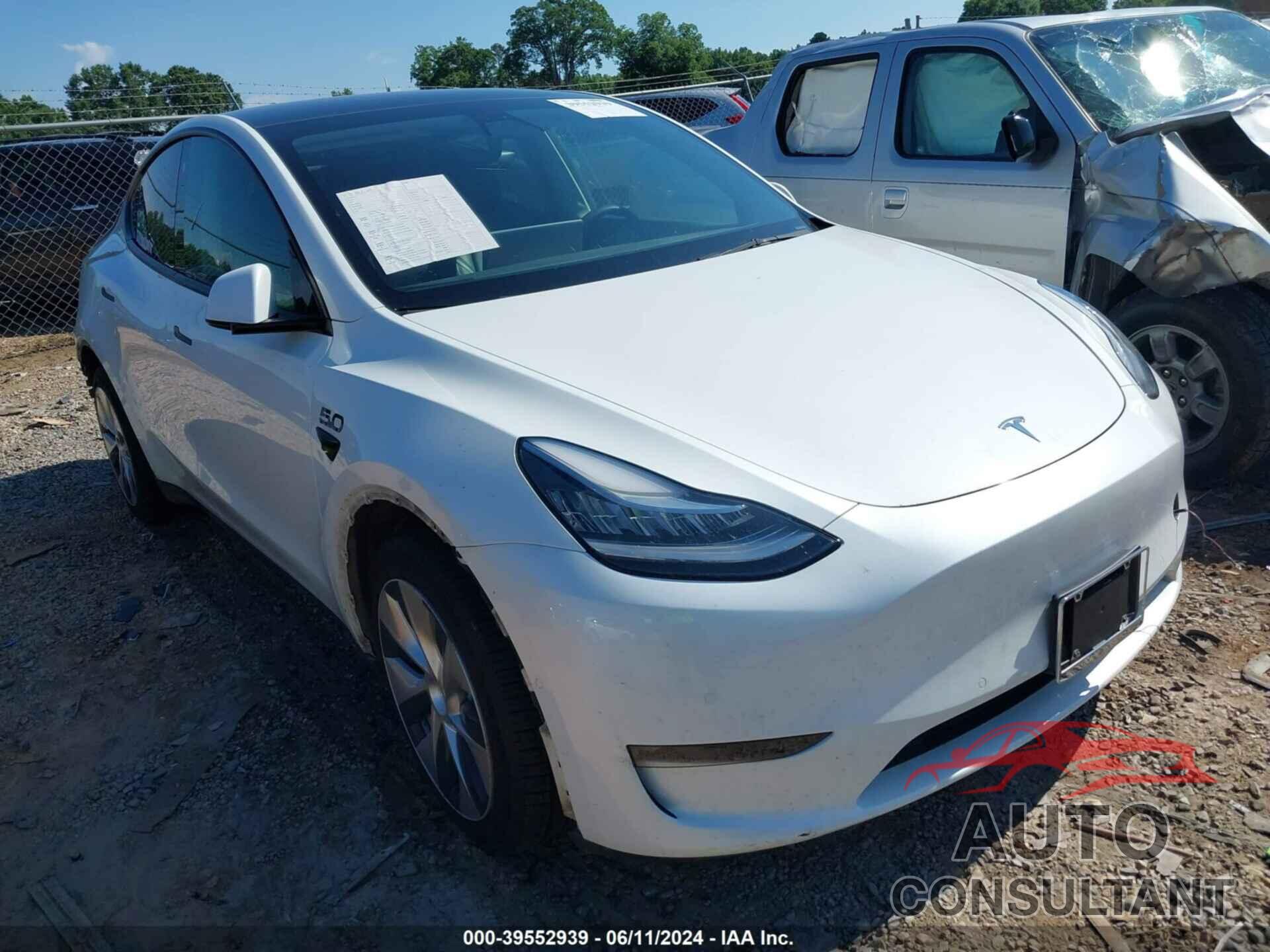 TESLA MODEL Y 2021 - 5YJYGDEE3MF300715