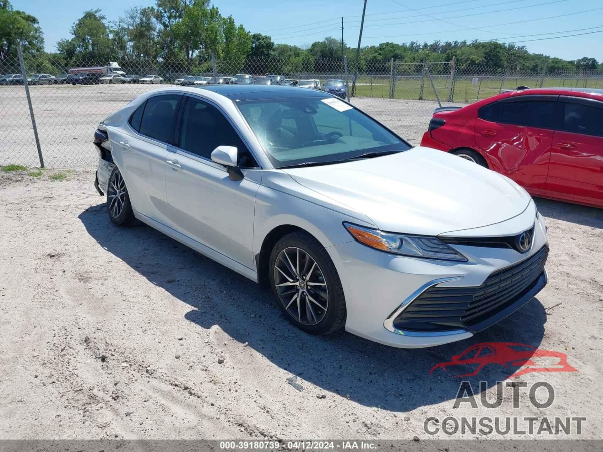 TOYOTA CAMRY 2021 - 4T1F11AK1MU426593