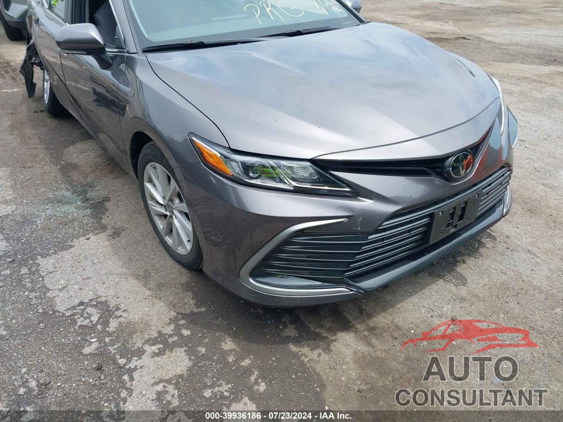 TOYOTA CAMRY 2022 - 4T1C11AK8NU673260