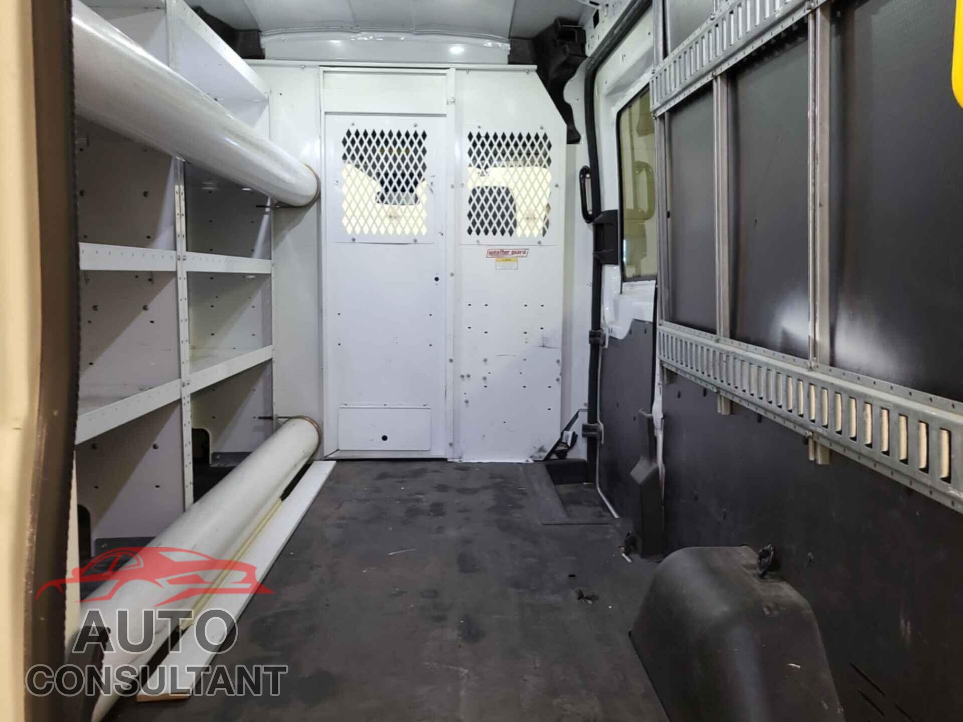 FORD TRANSIT 2017 - 1FTYR2CM1HKA98779