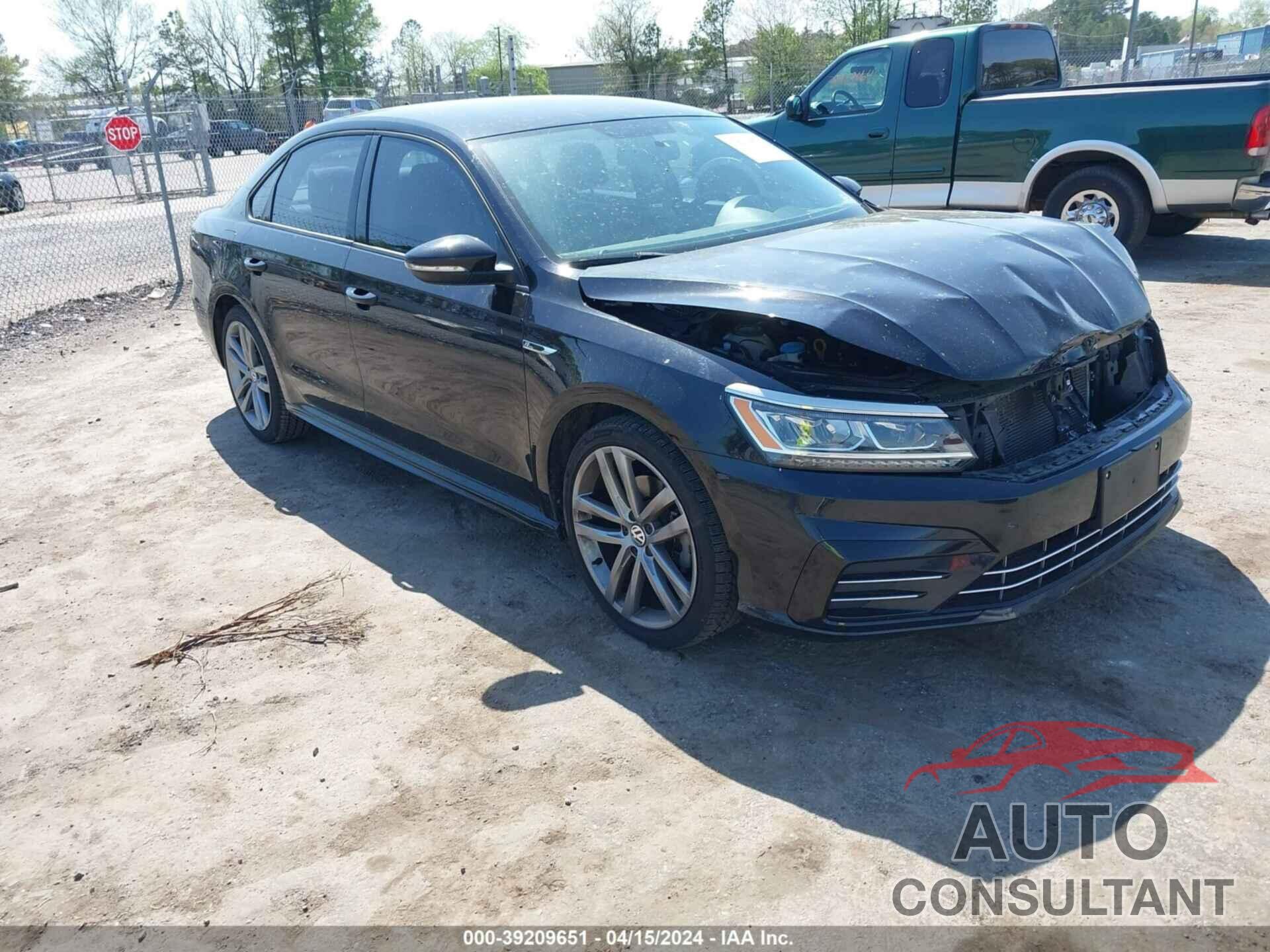 VOLKSWAGEN PASSAT 2018 - 1VWAA7A3XJC019641