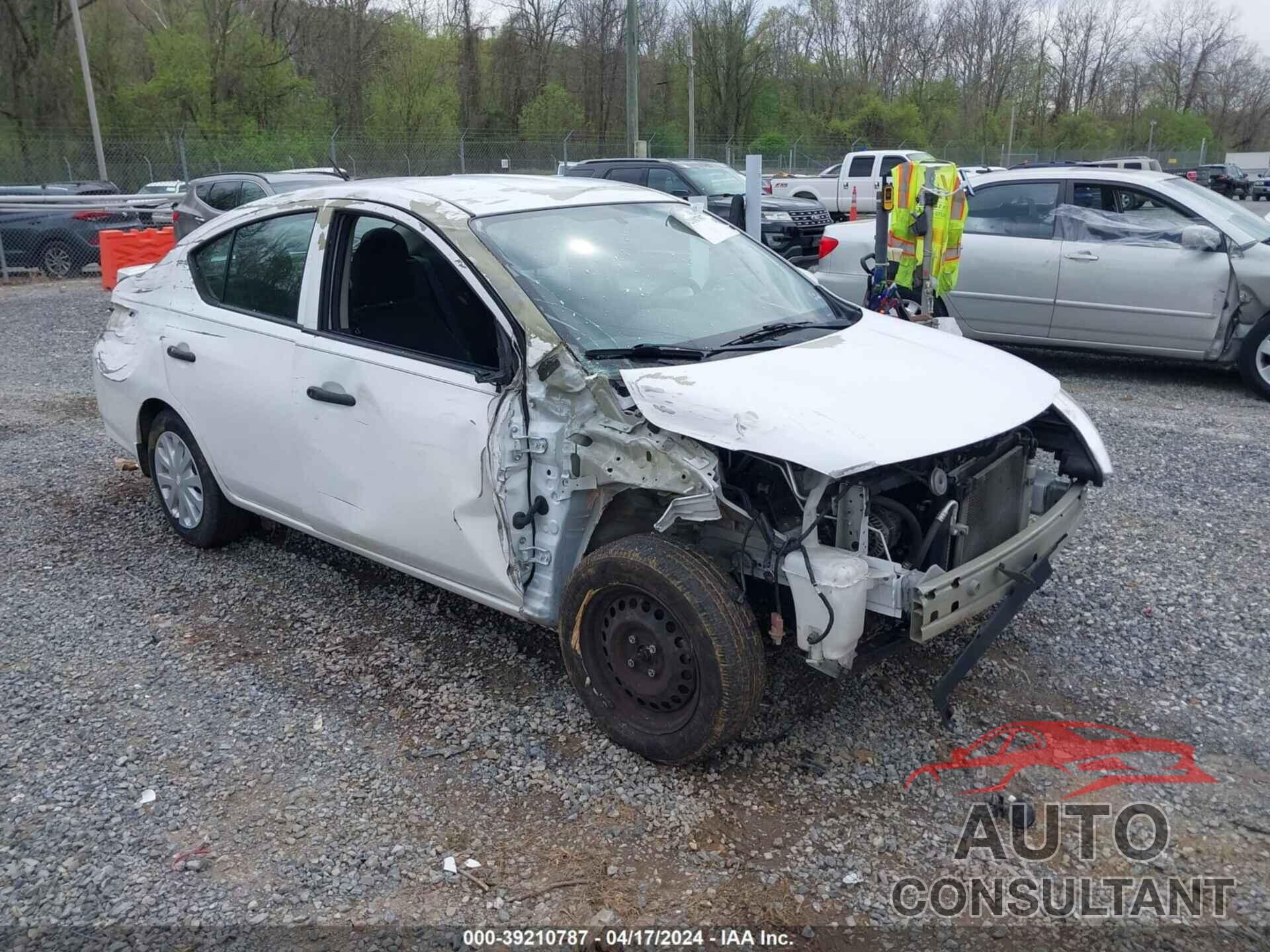 NISSAN VERSA 2018 - 3N1CN7AP4JL819863