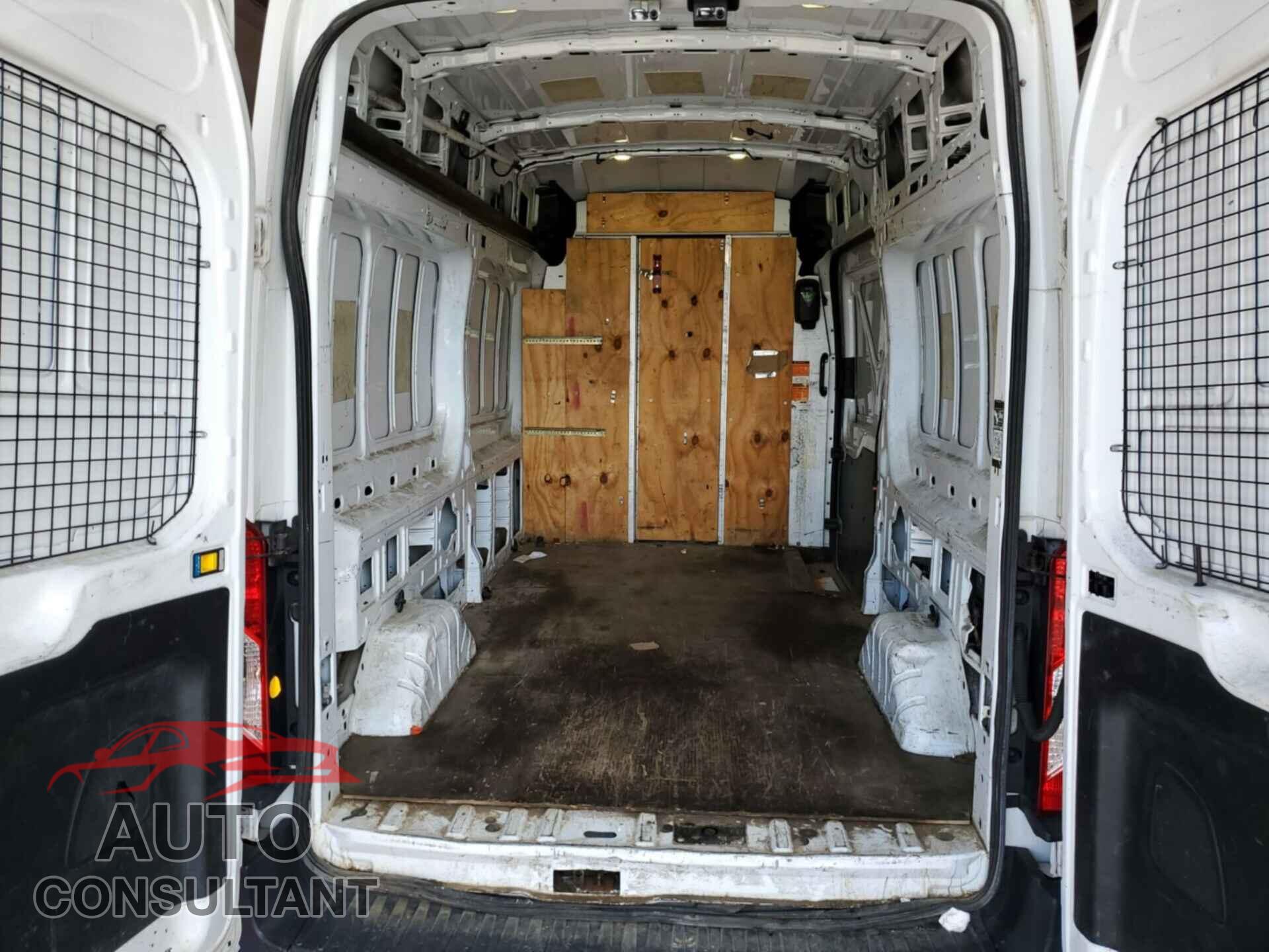 FORD TRANSIT 2017 - 1FTYR2XM5HKA20385