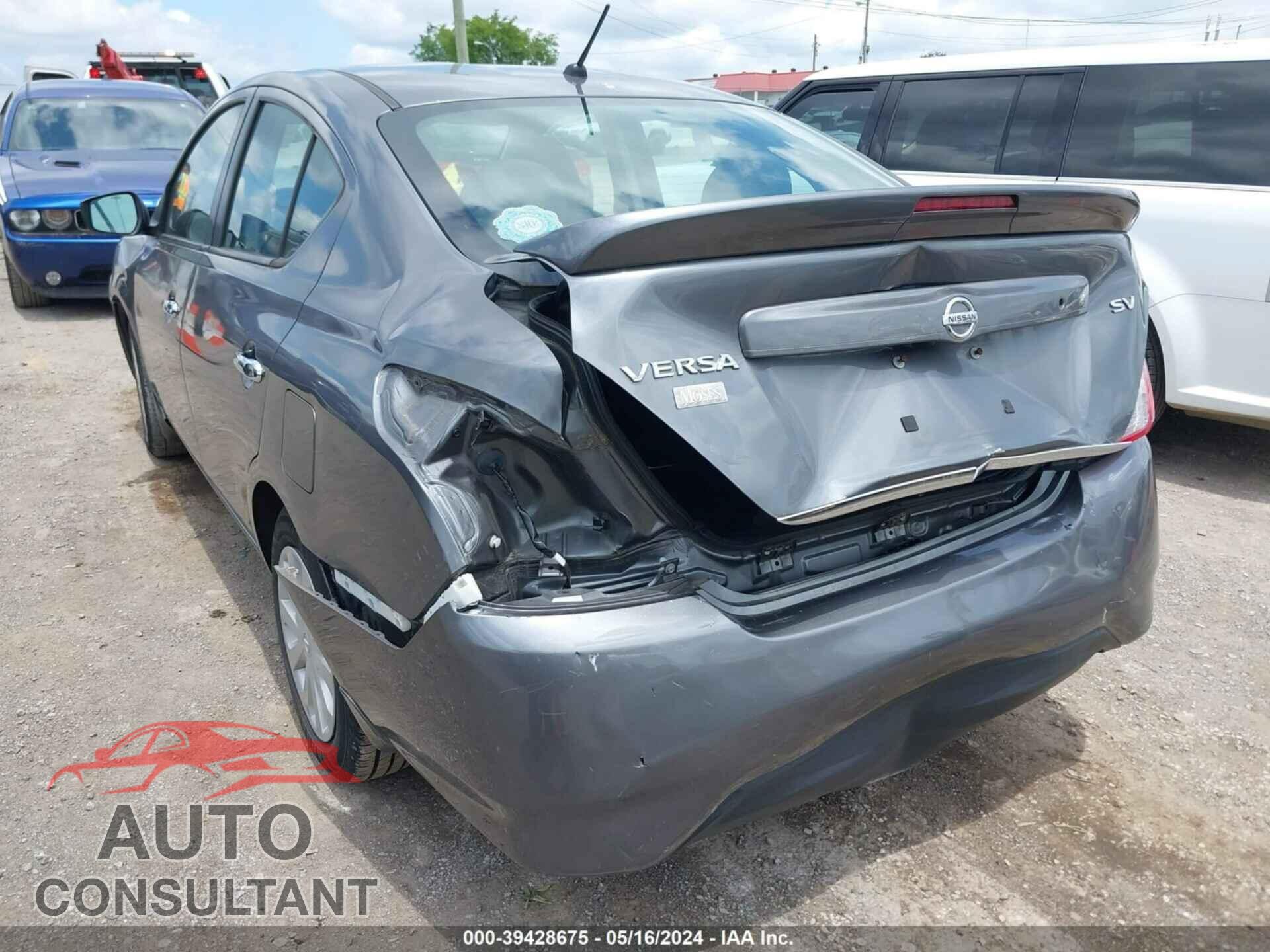 NISSAN VERSA 2017 - 3N1CN7AP3HL850886