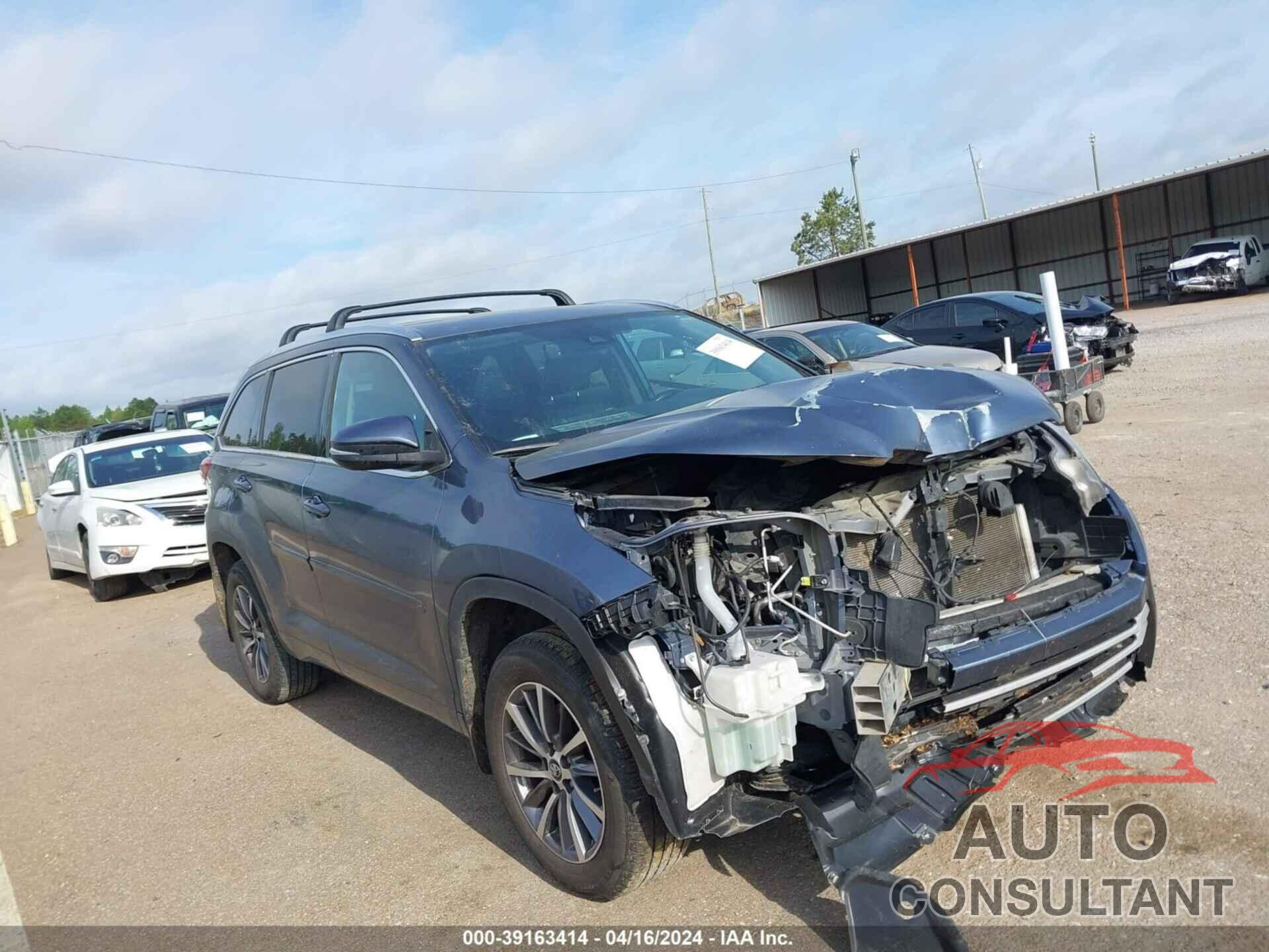 TOYOTA HIGHLANDER 2018 - 5TDKZRFH7JS256912