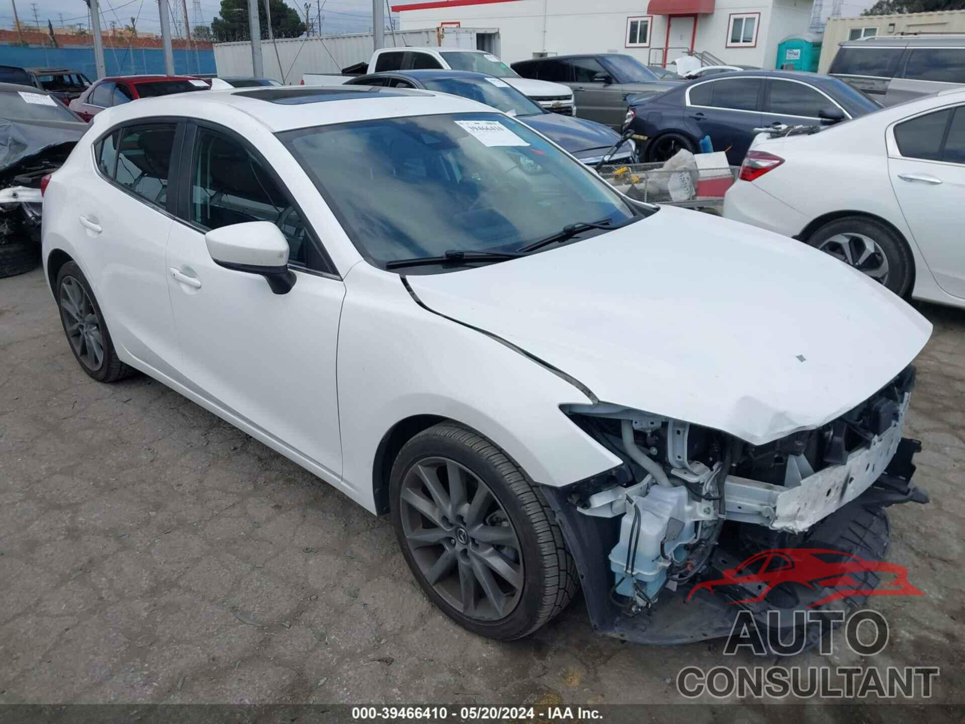 MAZDA 3 2018 - 3MZBN1M30JM183335