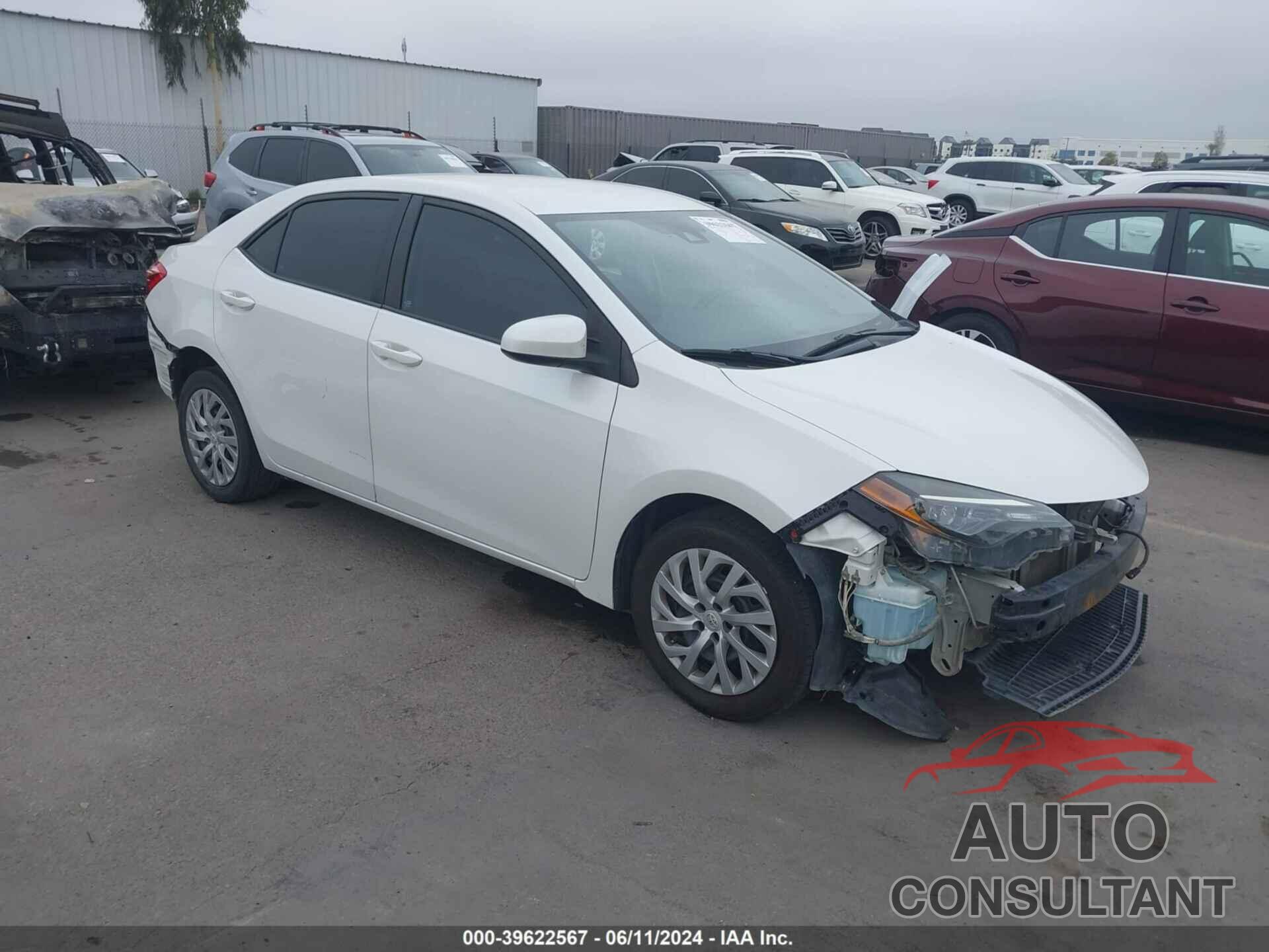 TOYOTA COROLLA 2018 - 5YFBURHE2JP755336