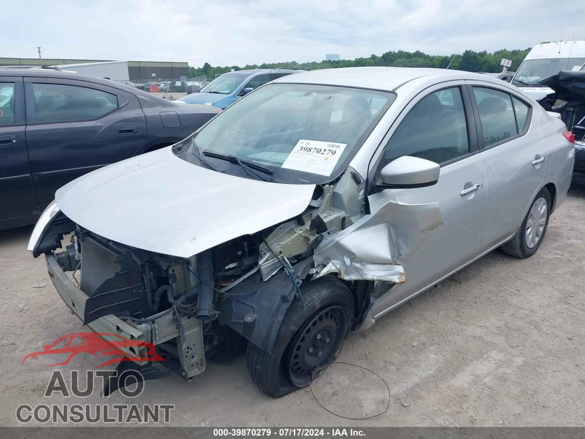 NISSAN VERSA 2017 - 3N1CN7AP4HL886635