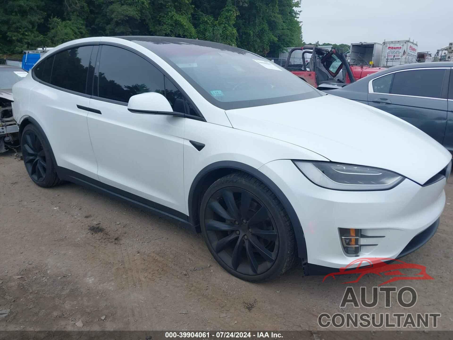 TESLA MODEL X 2018 - 5YJXCBE25JF138311