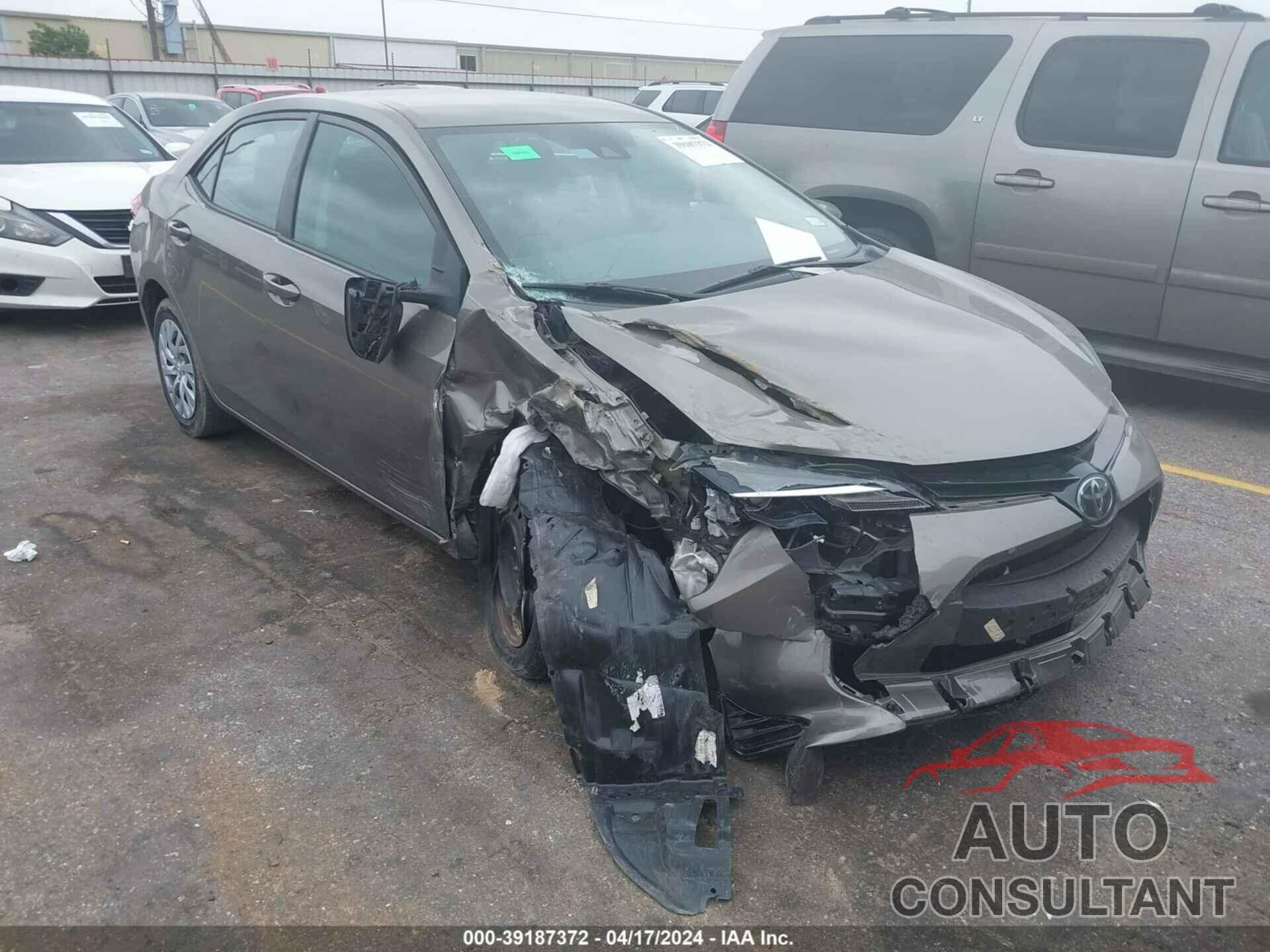 TOYOTA COROLLA 2018 - 5YFBURHE9JP765149