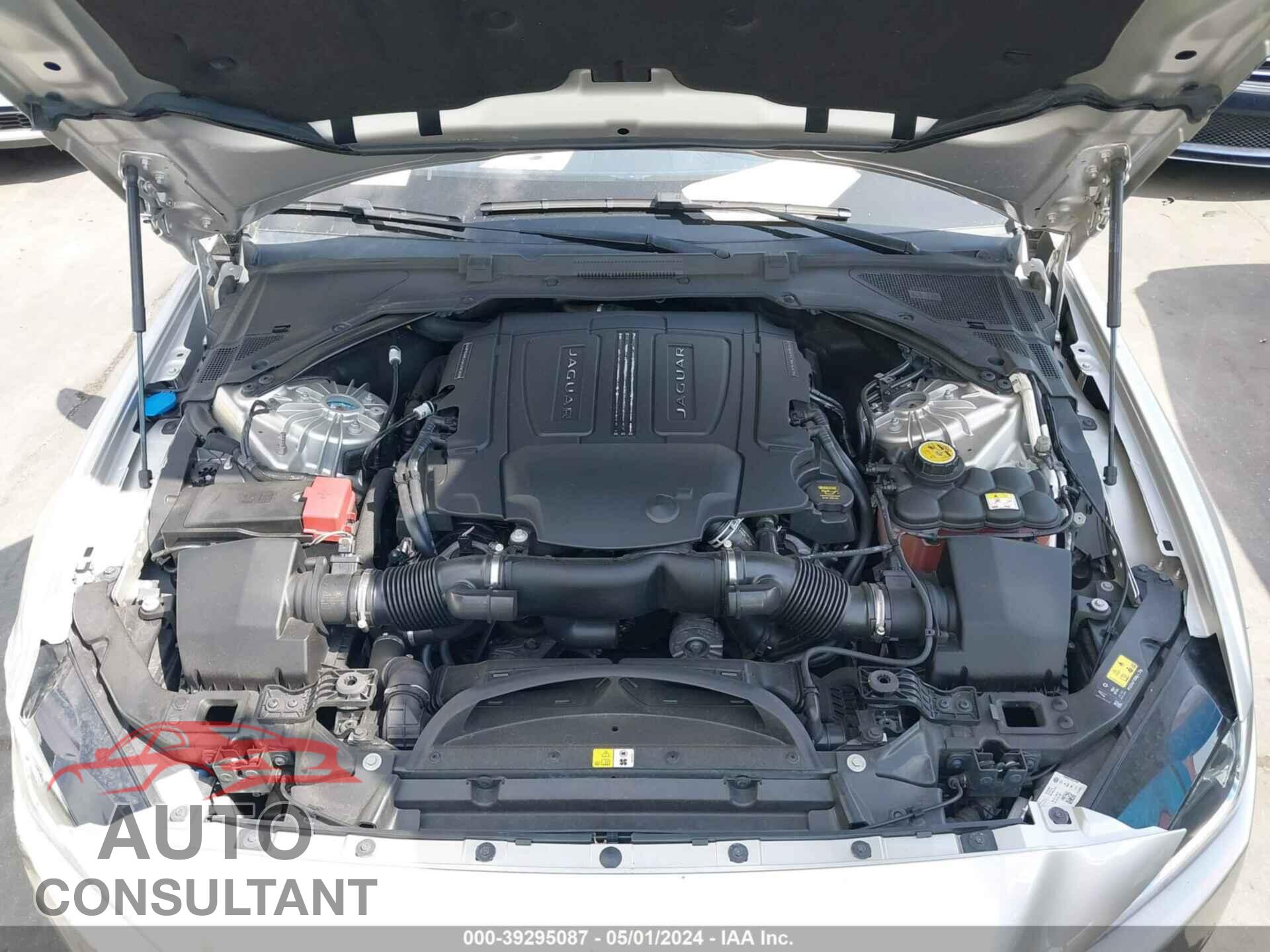 JAGUAR XE 2017 - SAJAD4BV1HCP11596