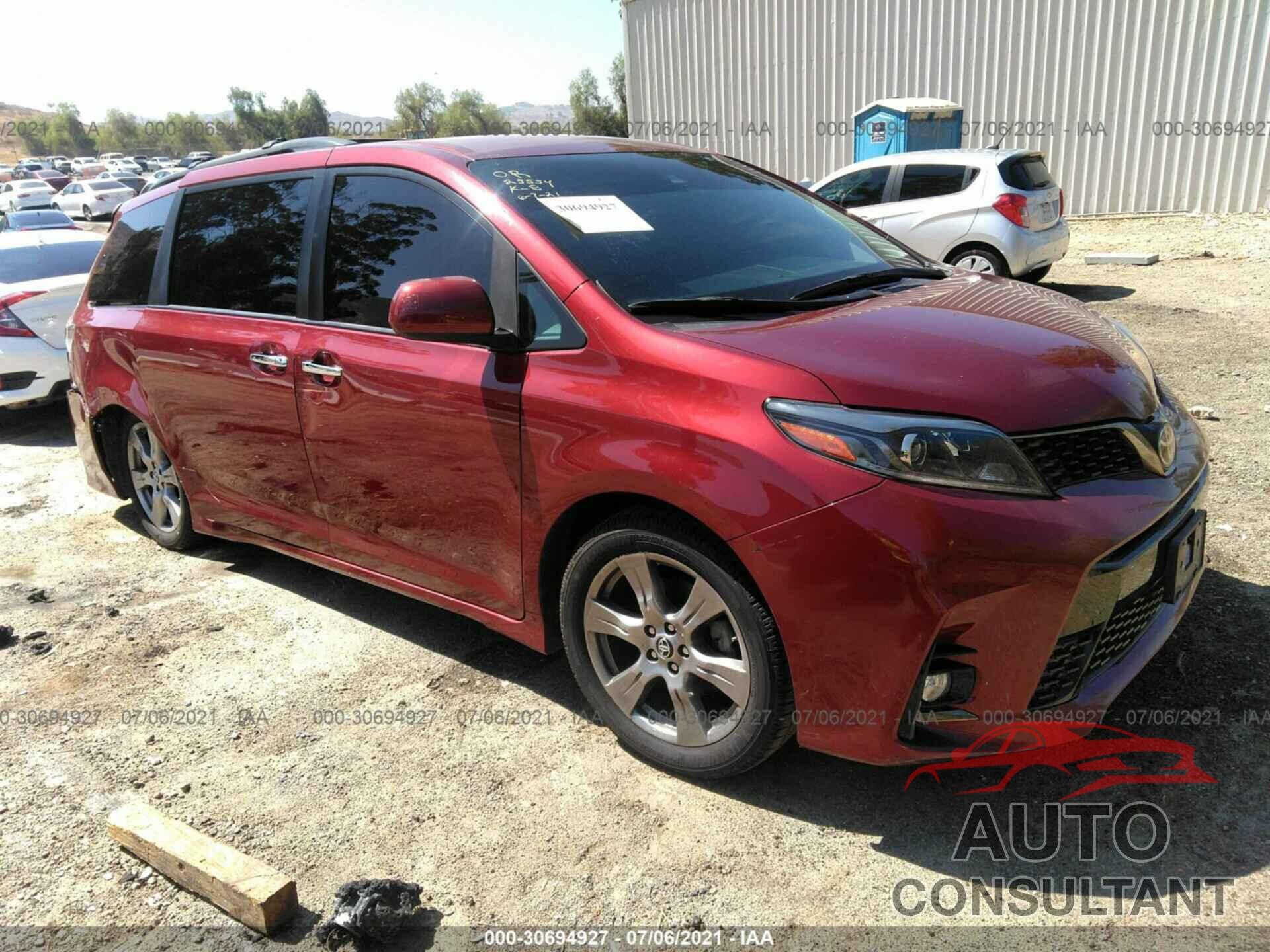 TOYOTA SIENNA 2019 - 5TDXZ3DC3KS970550