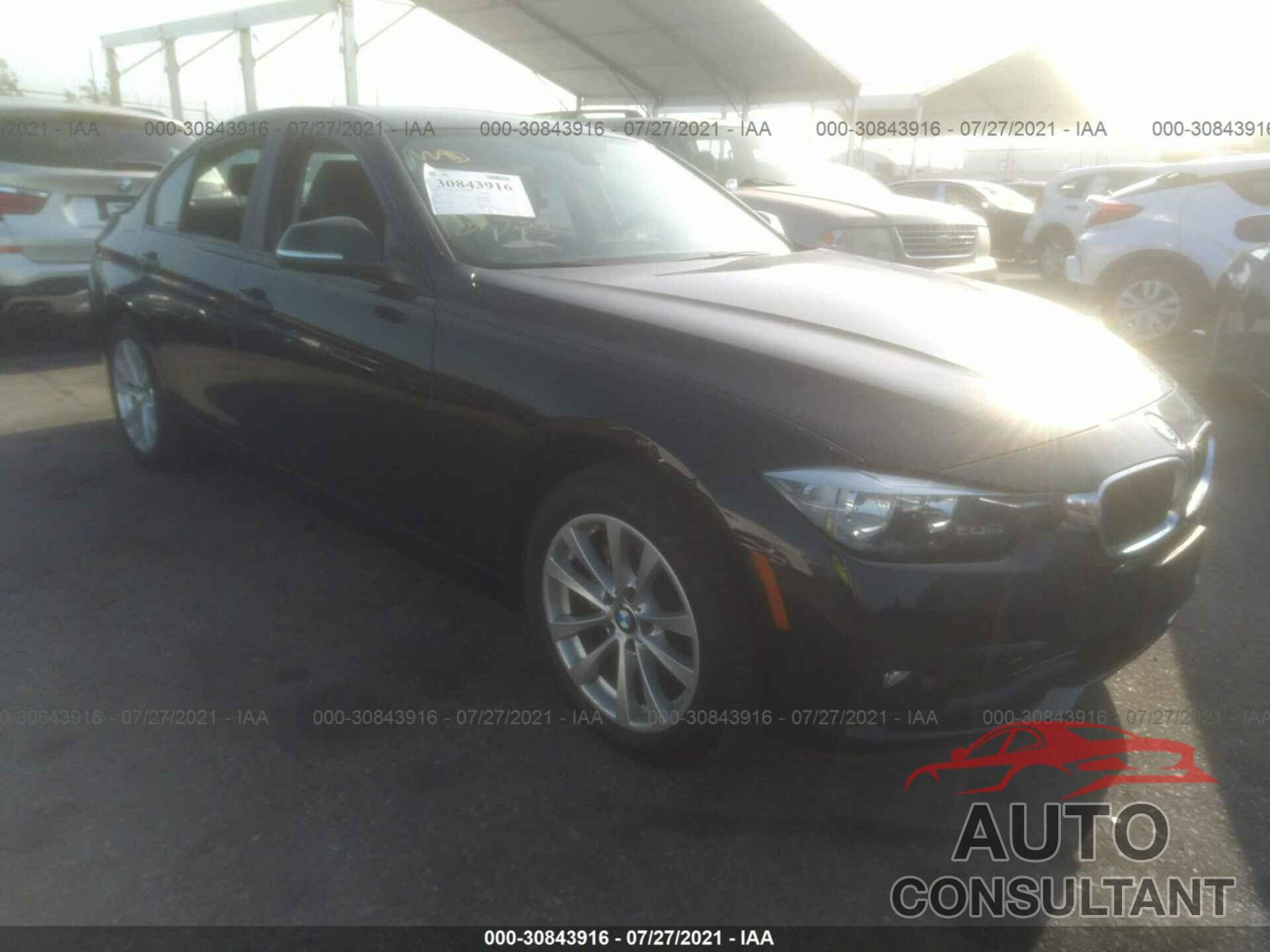 BMW 3 SERIES 2017 - WBA8E1G36HNU18939