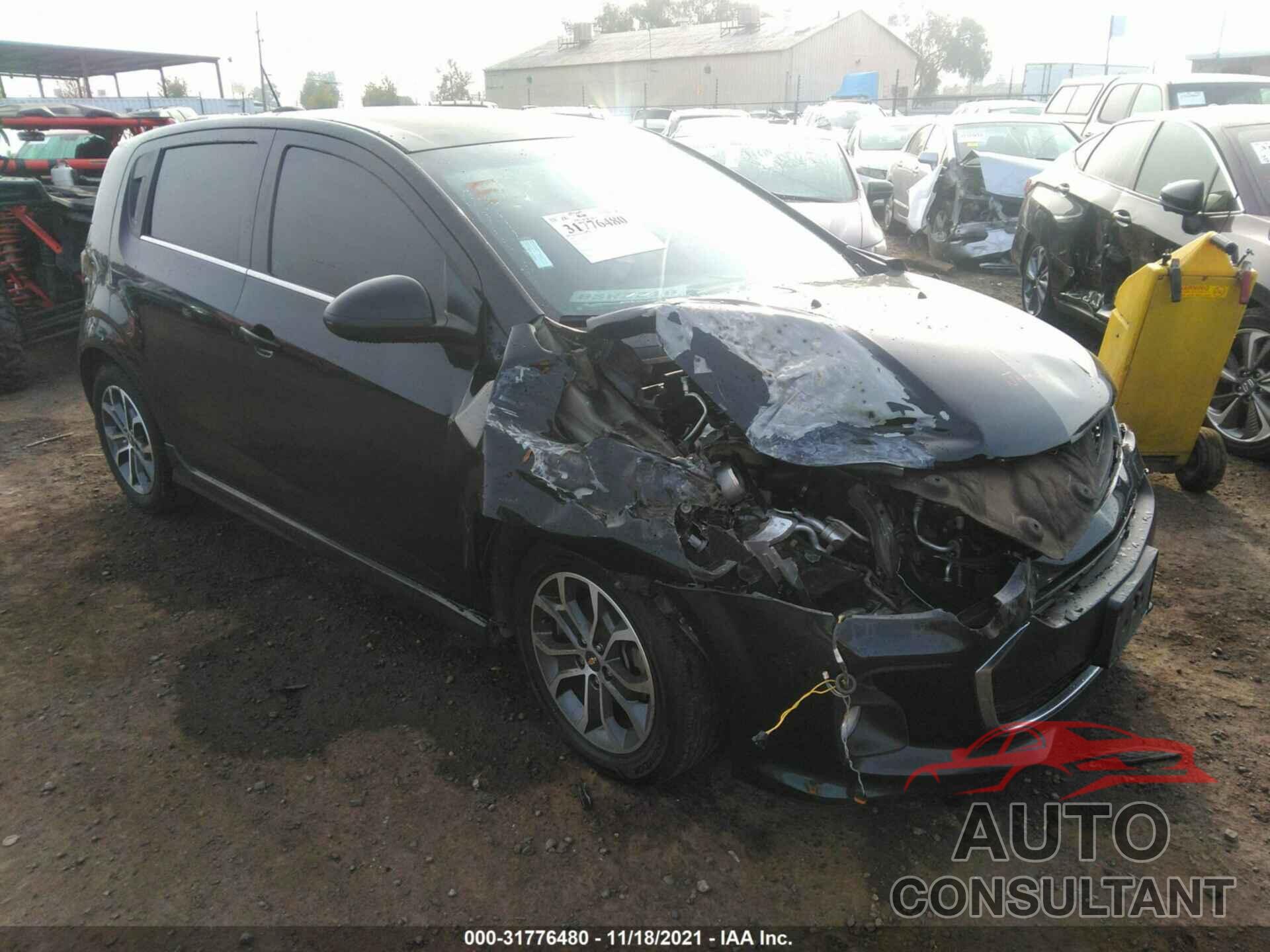 CHEVROLET SONIC 2017 - 1G1JD6SG5H4148955