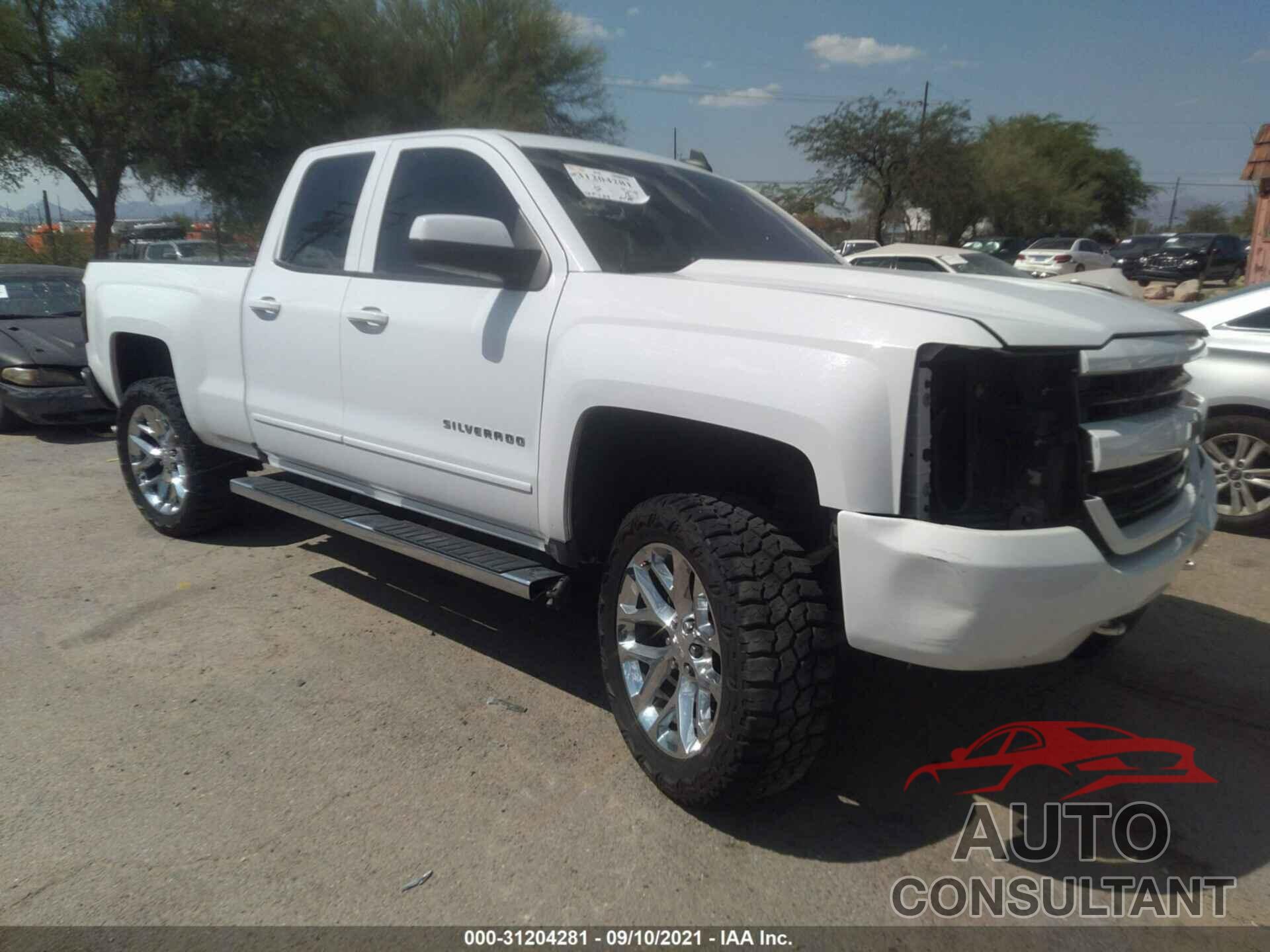 CHEVROLET SILVERADO 1500 2018 - 1GCRCREC6JZ186226