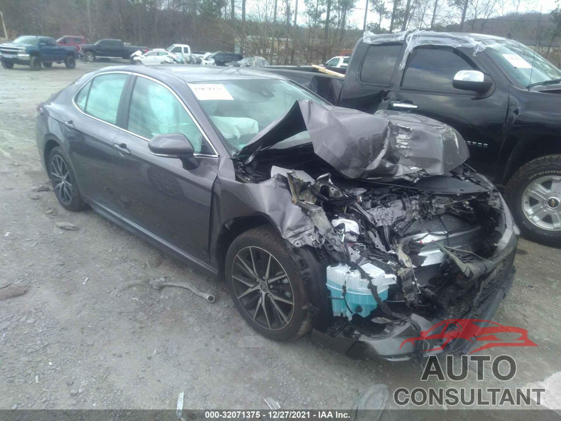 TOYOTA CAMRY 2022 - 4T1T11AK6NU617527