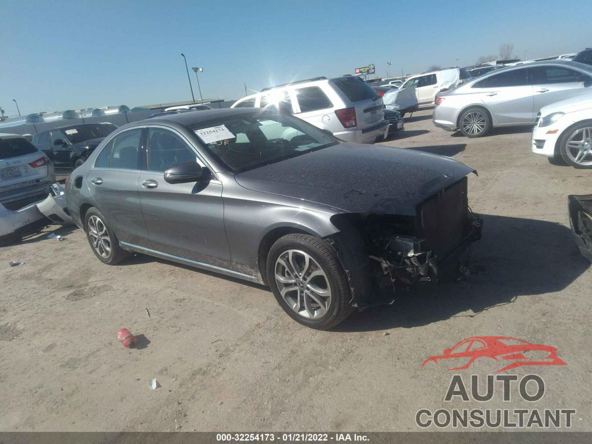 MERCEDES-BENZ C-CLASS 2018 - 55SWF4KB1JU258222