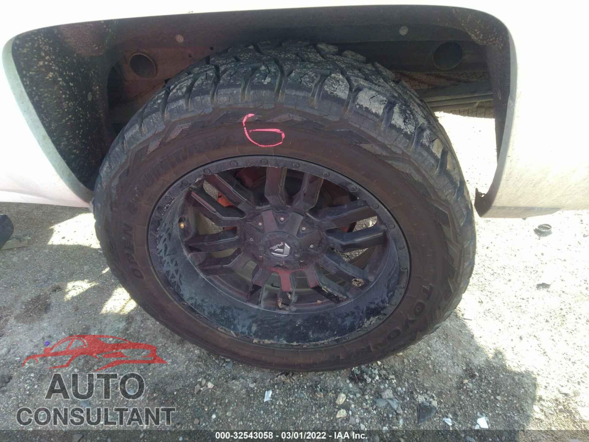 CHEVROLET SILVERADO 1500 2018 - 3GCPCPEC5JG494211