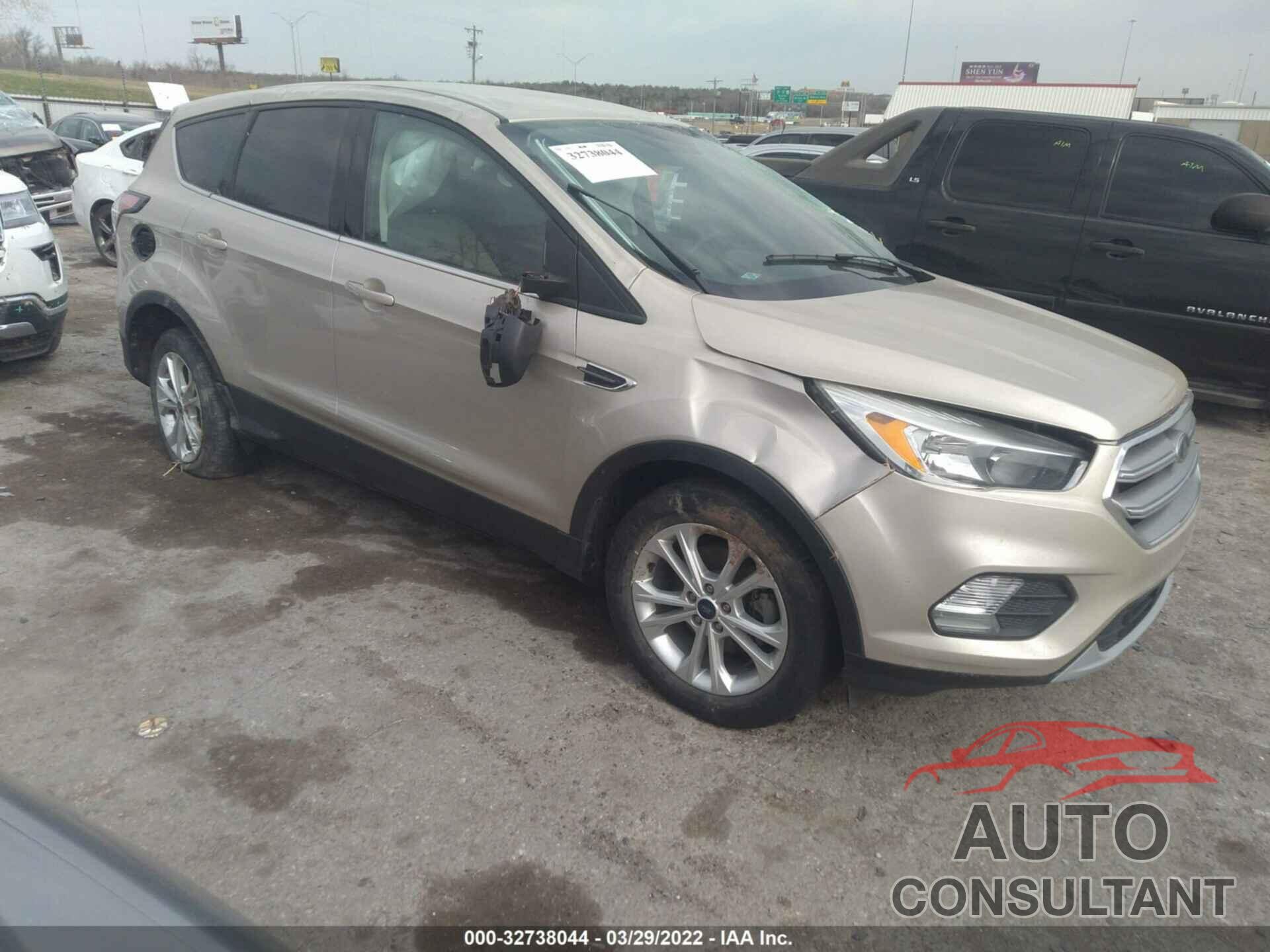 FORD ESCAPE 2017 - 1FMCU0GD1HUC78576