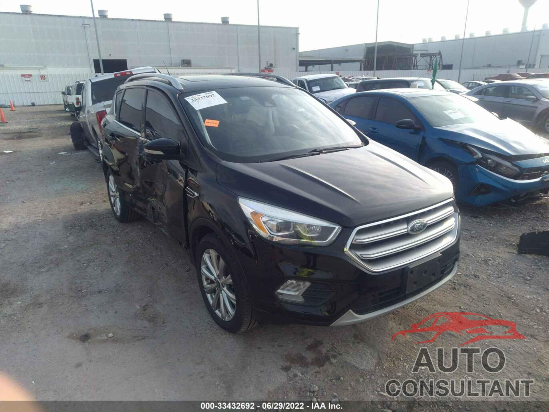 FORD ESCAPE 2017 - 1FMCU0J99HUD83614