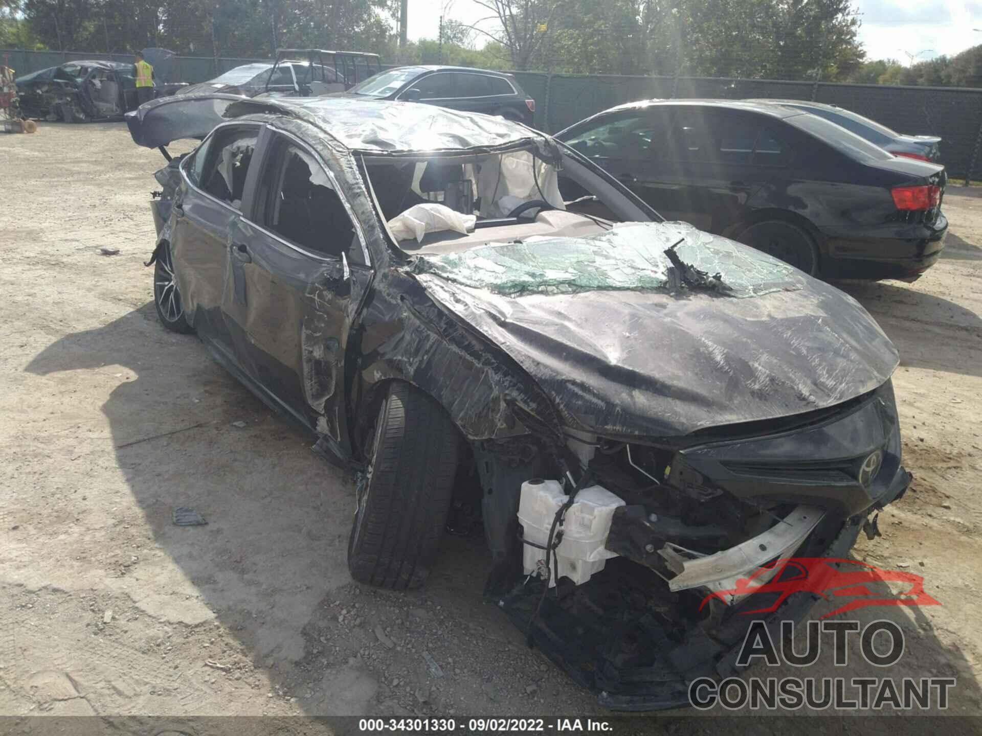 TOYOTA CAMRY 2021 - 4T1G11AK0MU451215