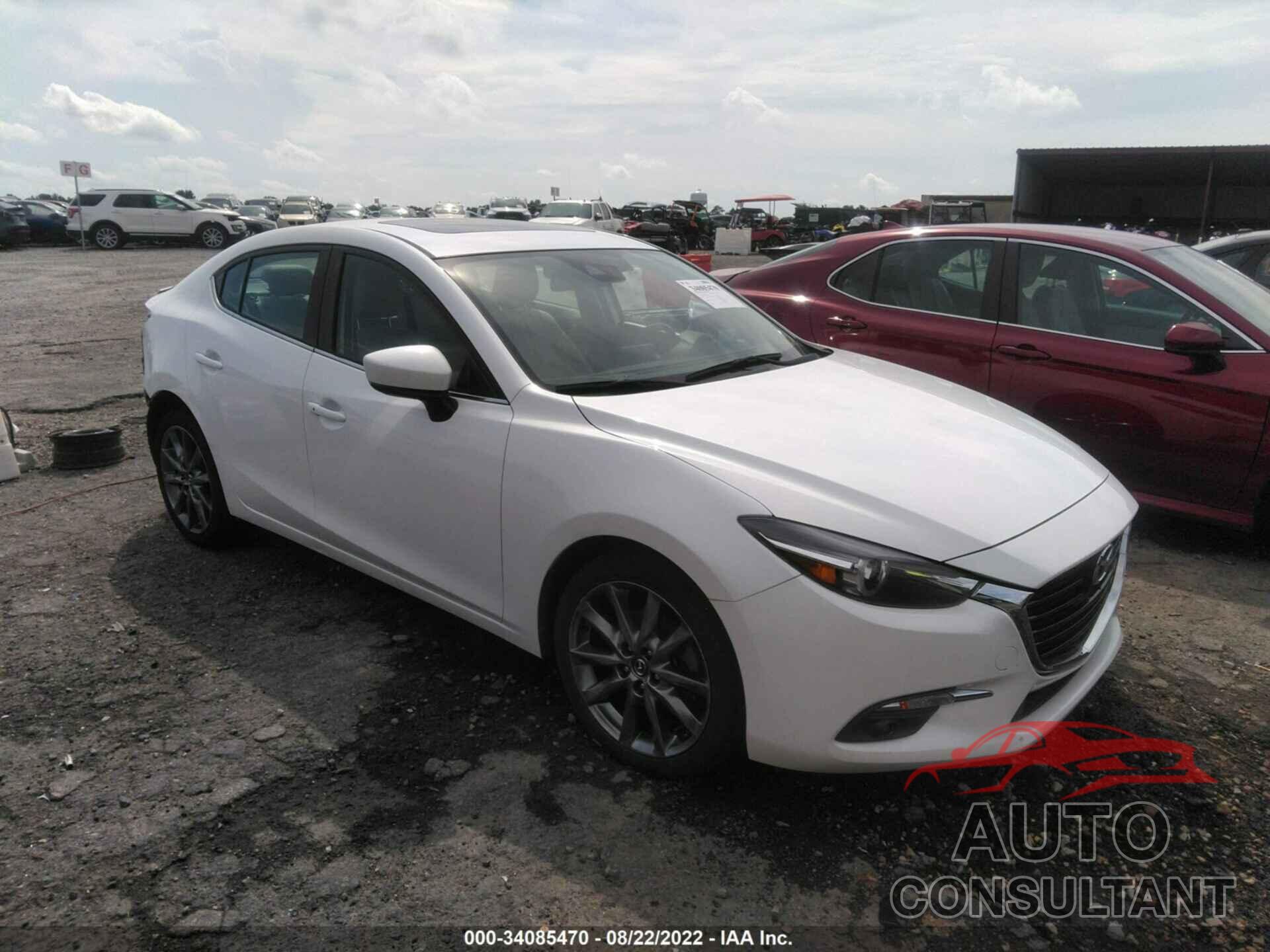 MAZDA MAZDA3 4-DOOR 2018 - 3MZBN1W31JM243717
