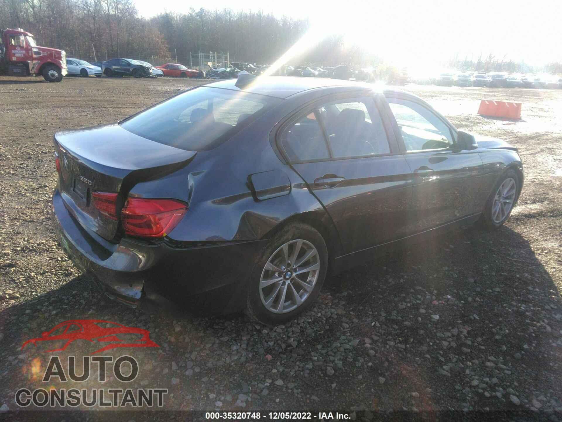 BMW 3 SERIES 2017 - WBA8A3C32HK693092