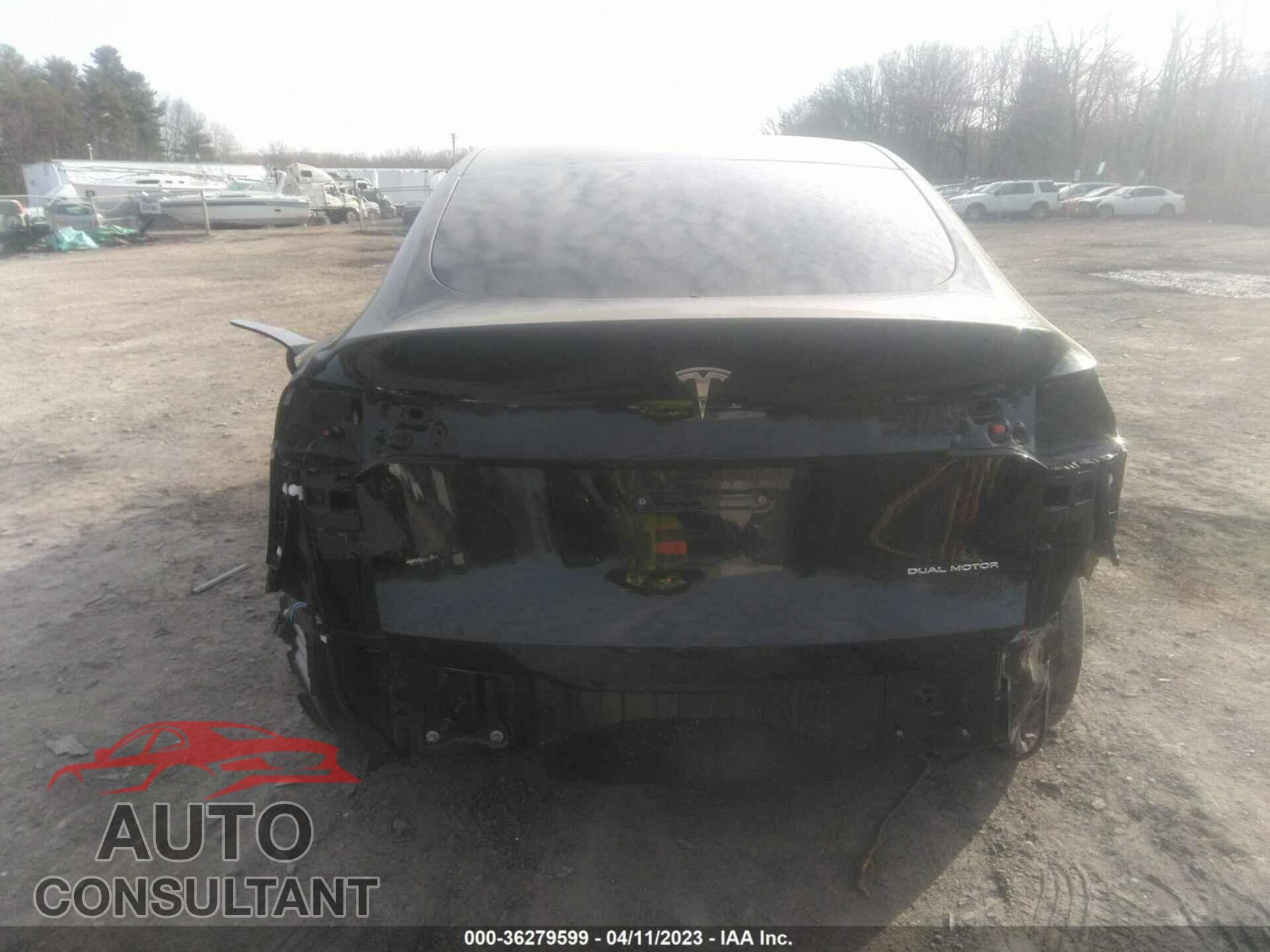 TESLA MODEL Y 2021 - 5YJYGDEEXMF124729