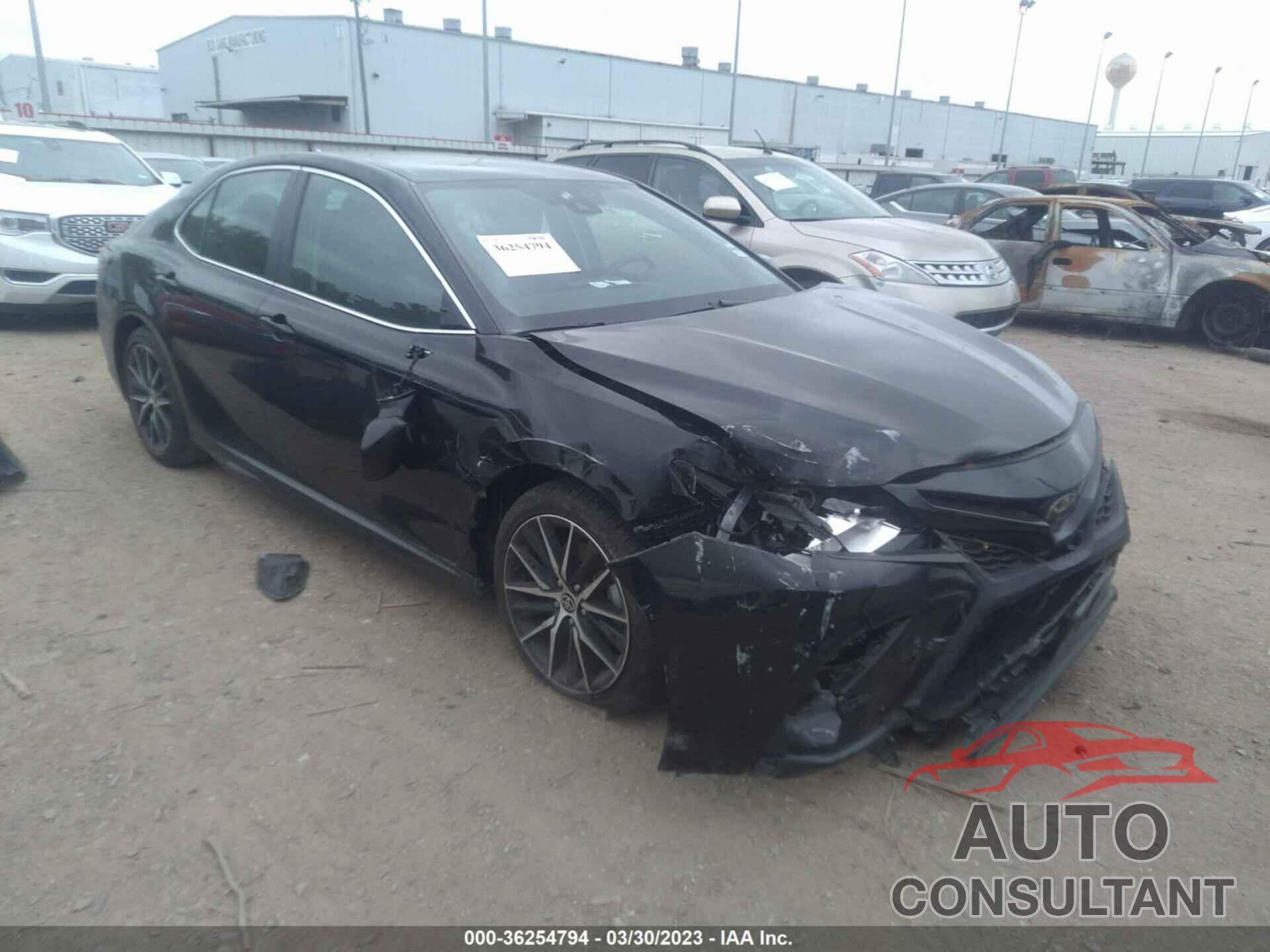 TOYOTA CAMRY 2021 - 4T1G11AK5MU442347