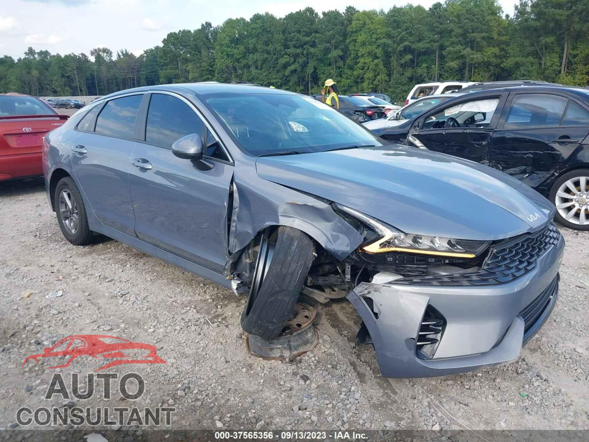 KIA K5 2022 - 5XXG14J29NG088409