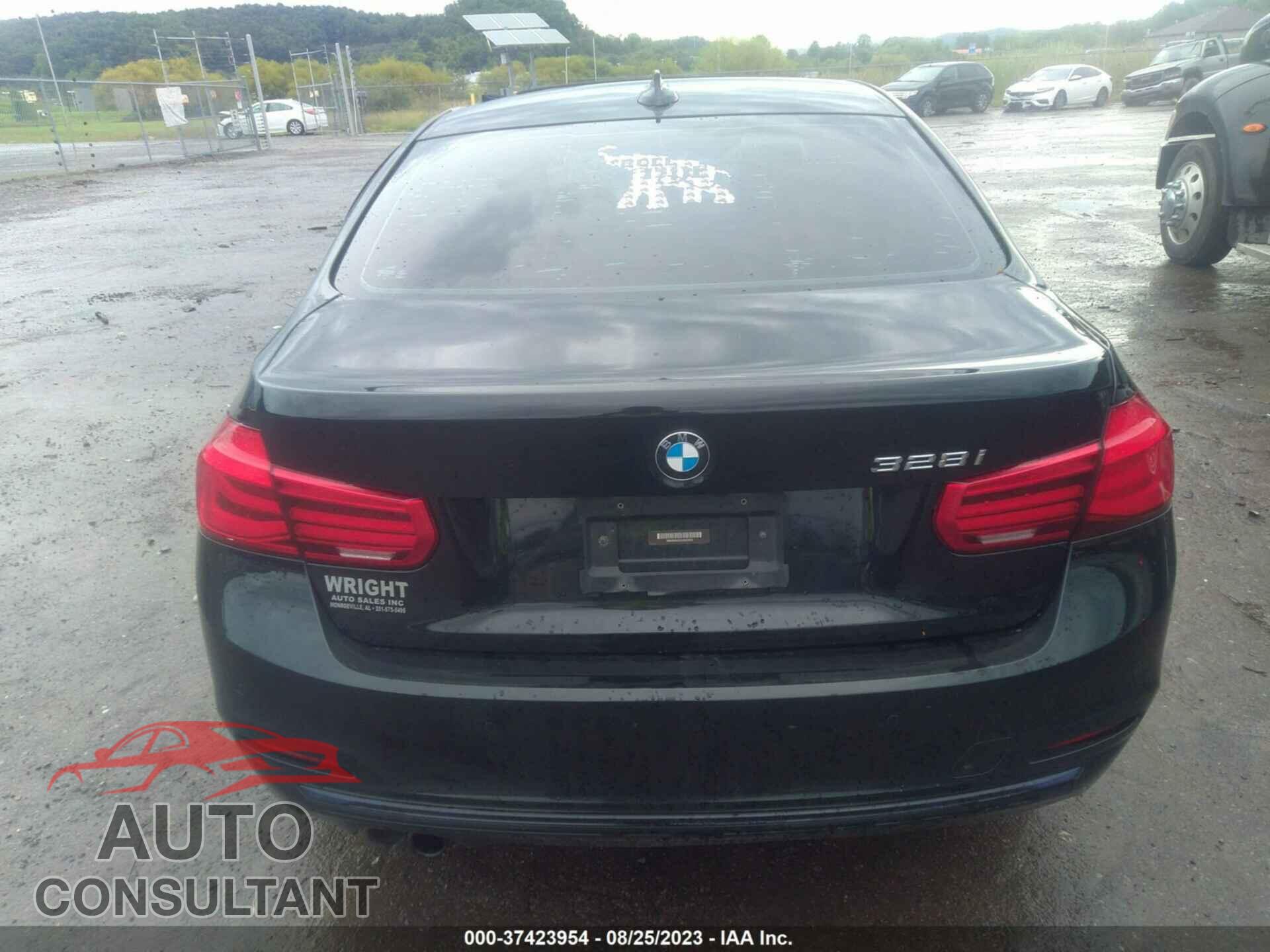 BMW 328I 2016 - WBA8E9C52GK603625