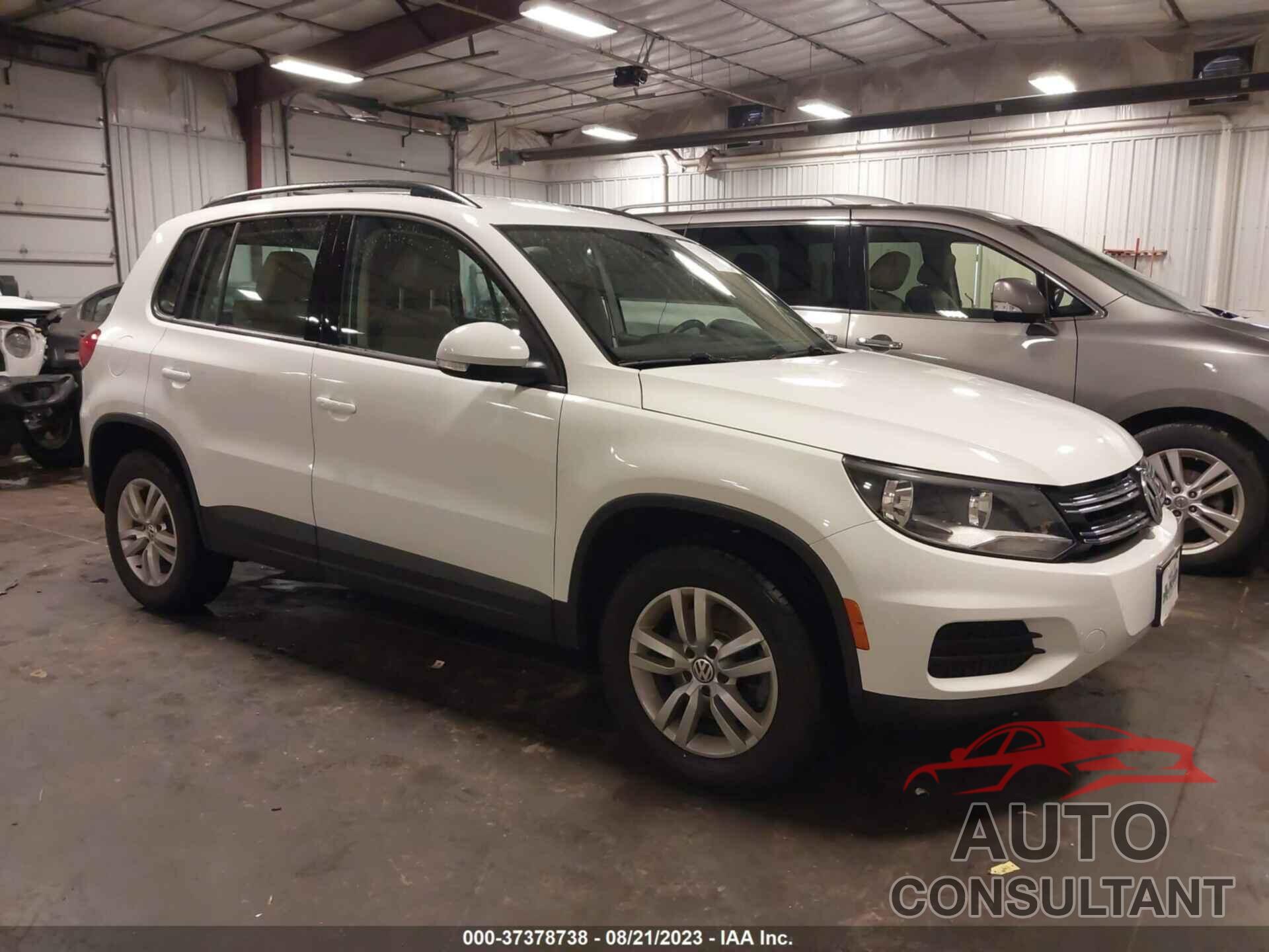 VOLKSWAGEN TIGUAN 2017 - WVGBV7AXXHW510908